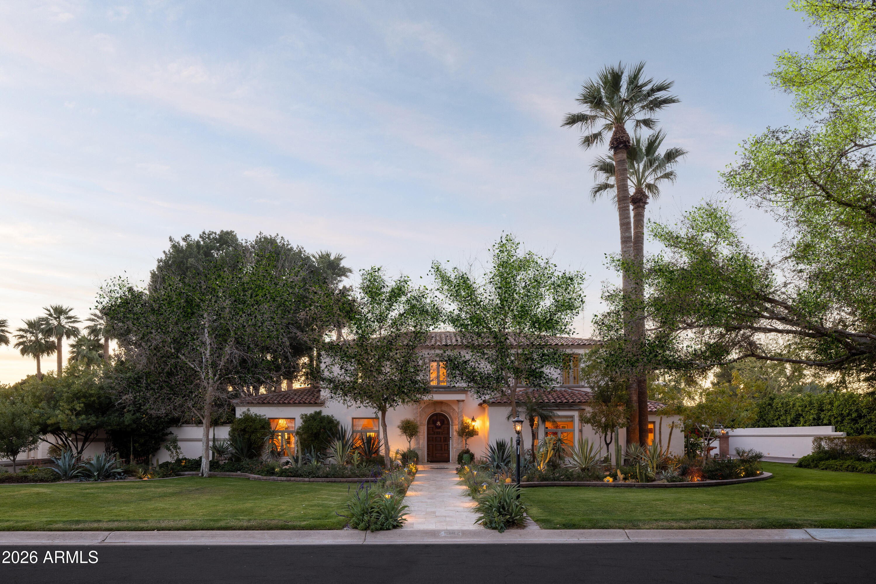 3042 N MANOR Drive E