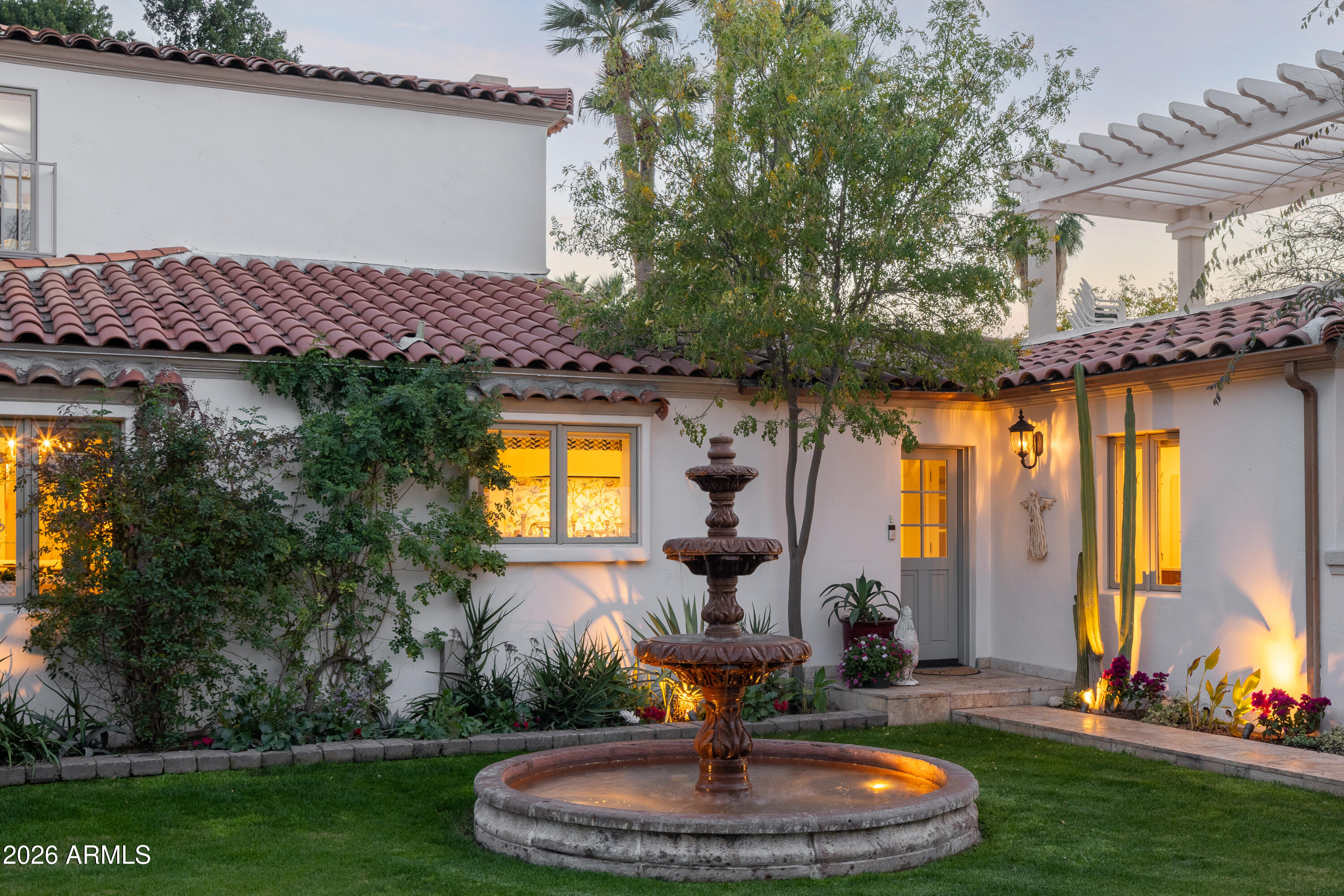 3042 N MANOR Drive E