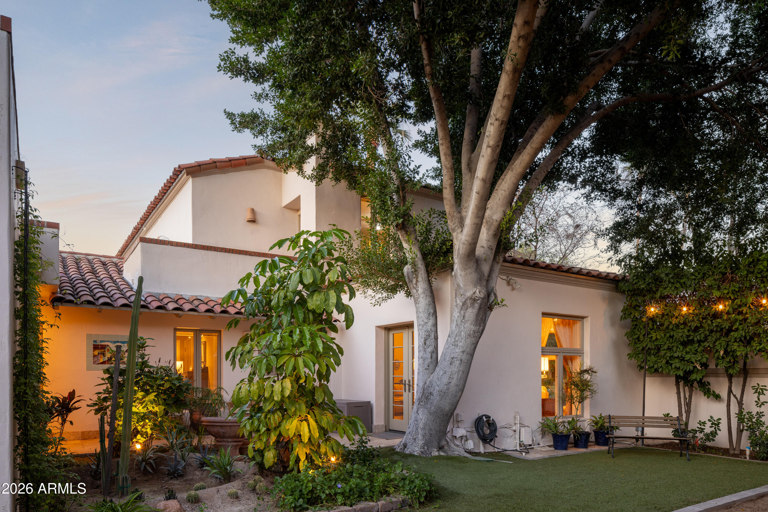 3042 N MANOR Drive E