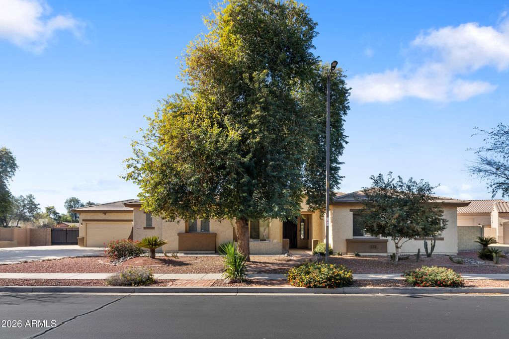 Photo of 5634 N 82nd Avenue, Glendale, AZ 85303 (MLS # 6973176)