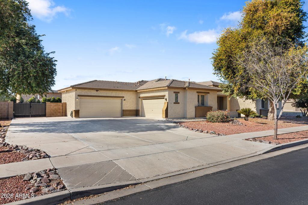 Photo of 5634 N 82nd Avenue, Glendale, AZ 85303 (MLS # 6973176)