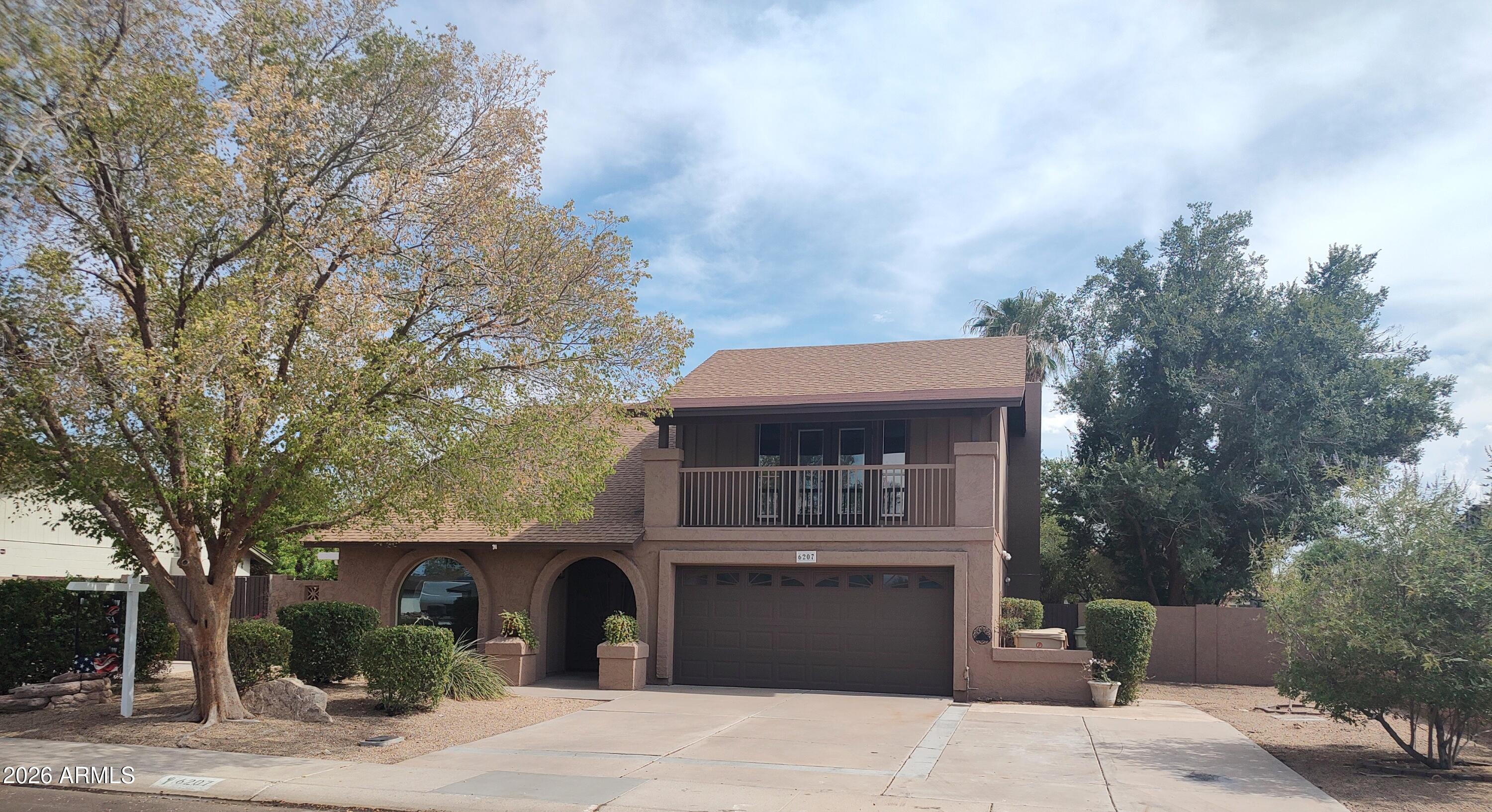 6207 W ALTADENA Avenue