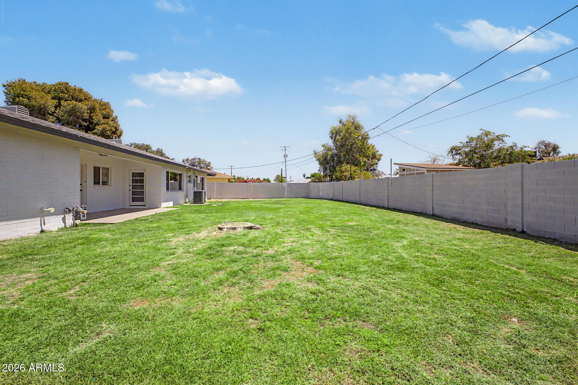 2425 W SHADY GLEN Avenue