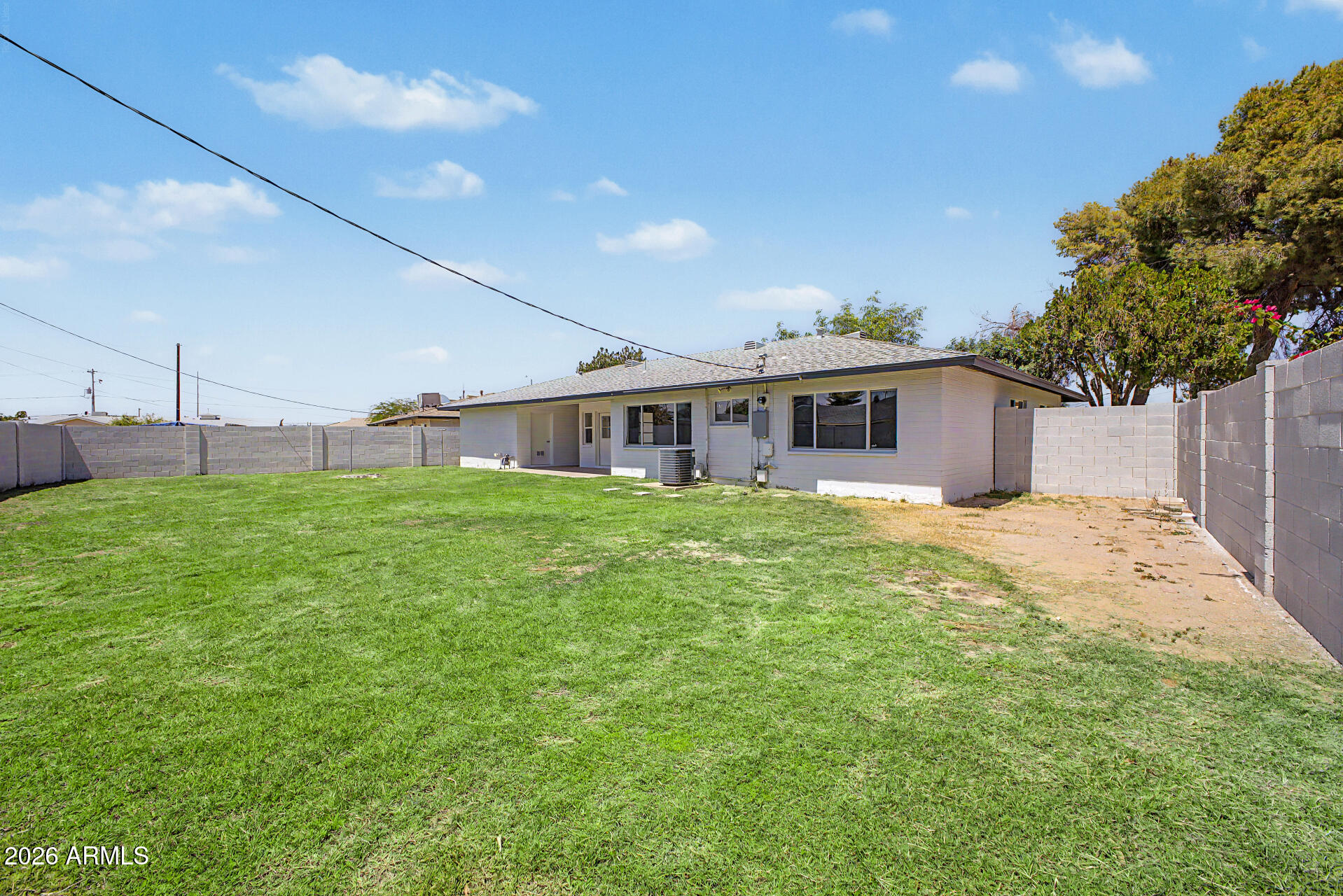 2425 W SHADY GLEN Avenue