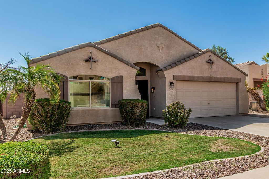 Photo of 3031 E Colonial Place, Chandler, AZ 85249 (MLS # 6928404)