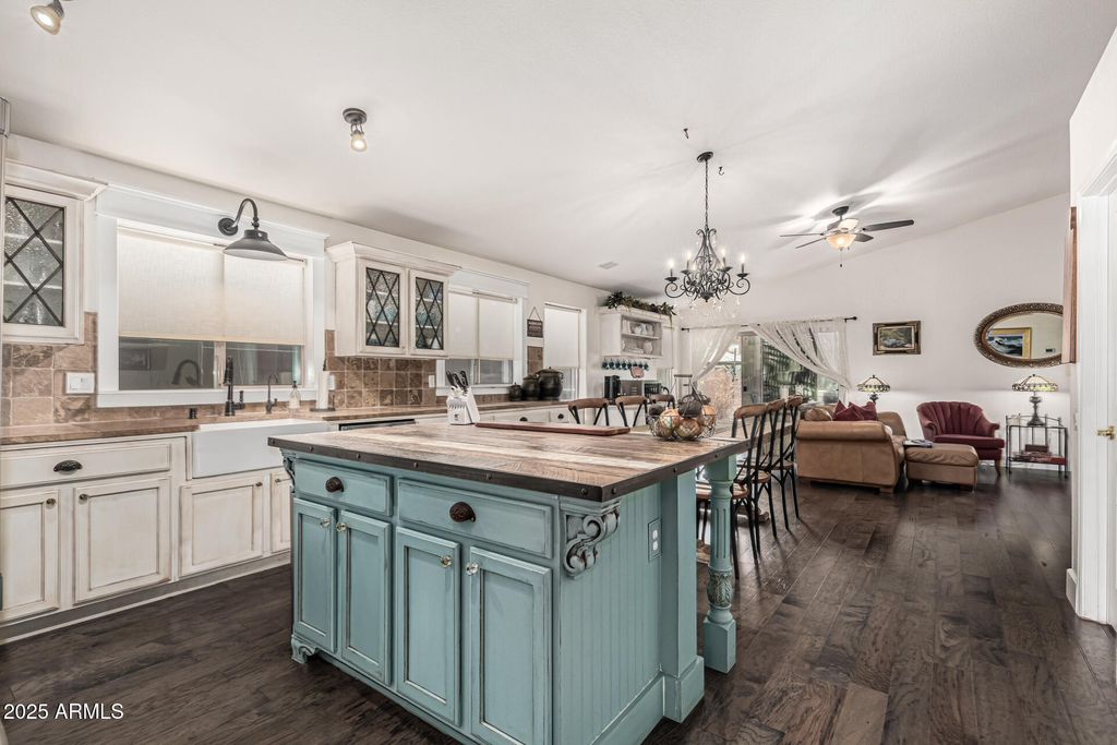 Photo of 3031 E Colonial Place, Chandler, AZ 85249 (MLS # 6928404)