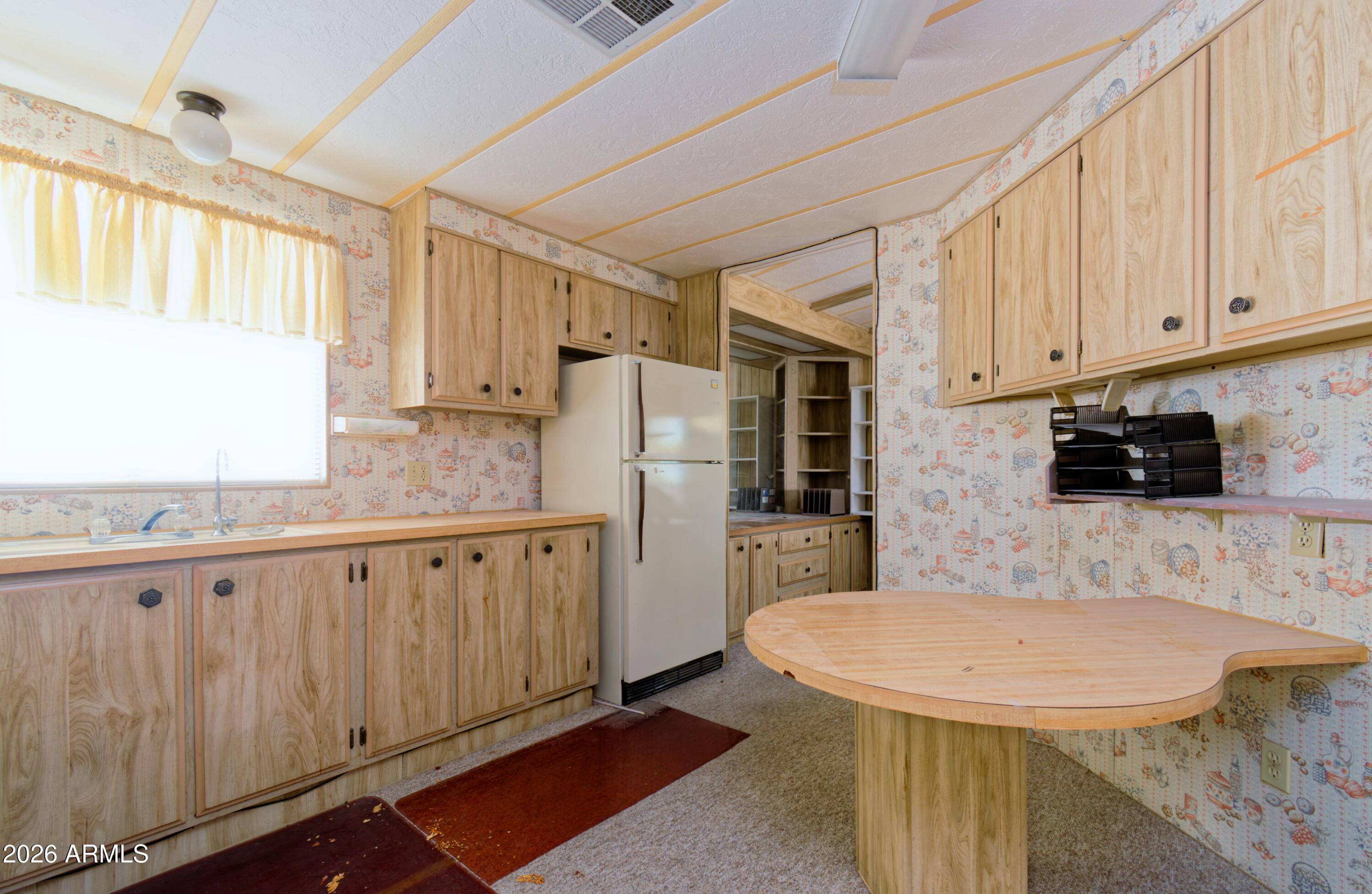 394 N CENTRAL Boulevard