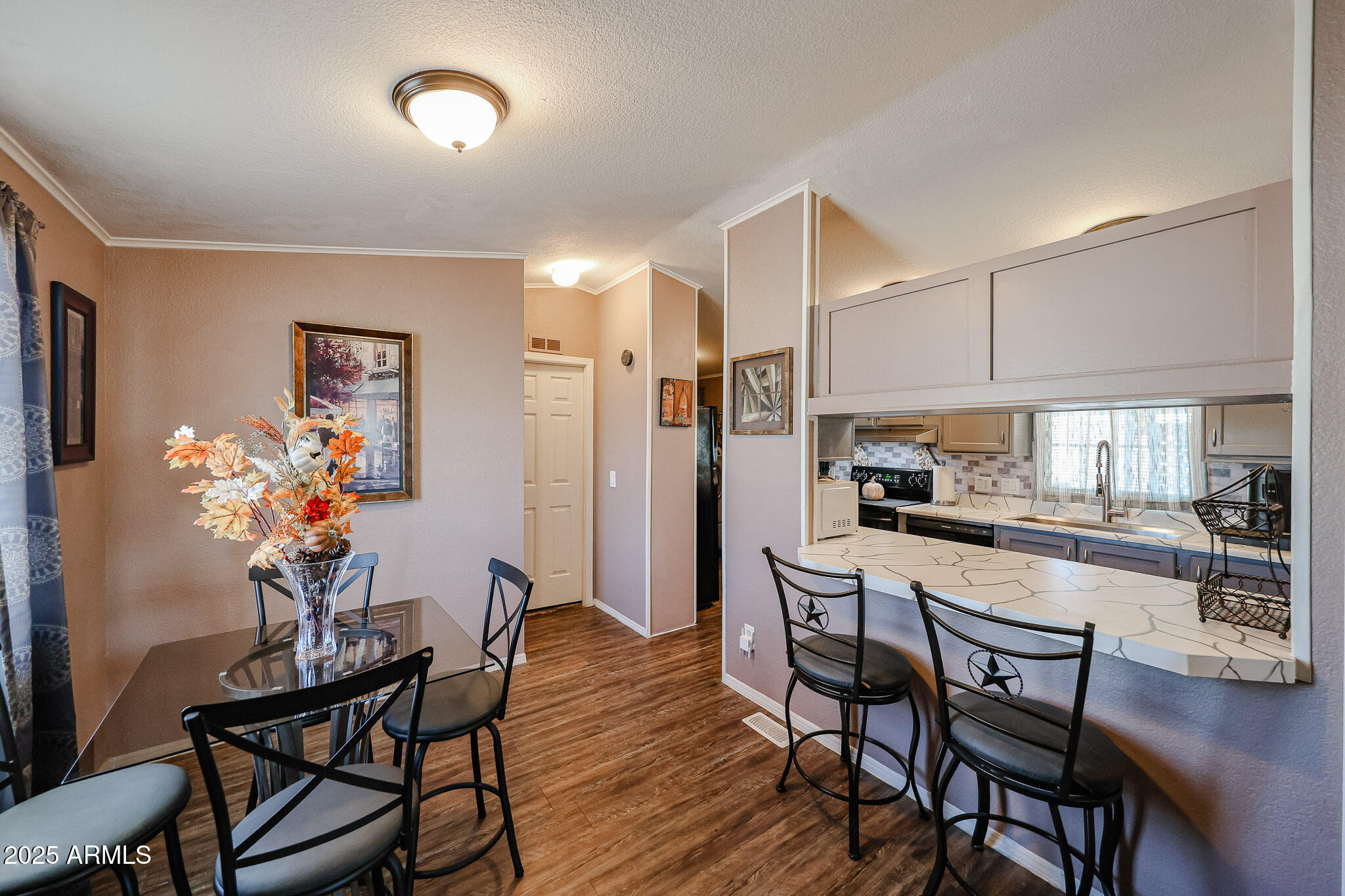 CAREFREE MANOR - Residential