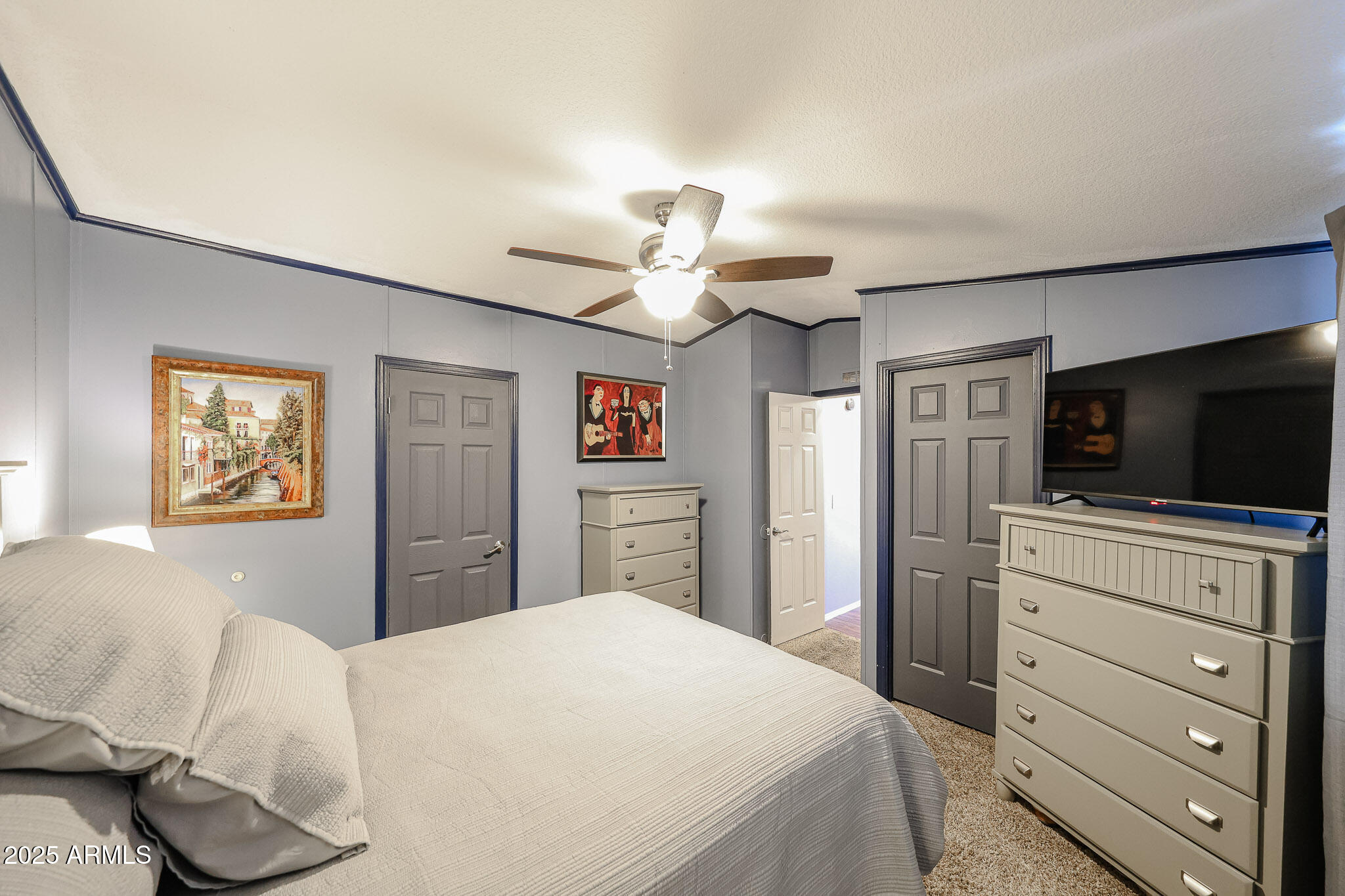 CAREFREE MANOR - Residential