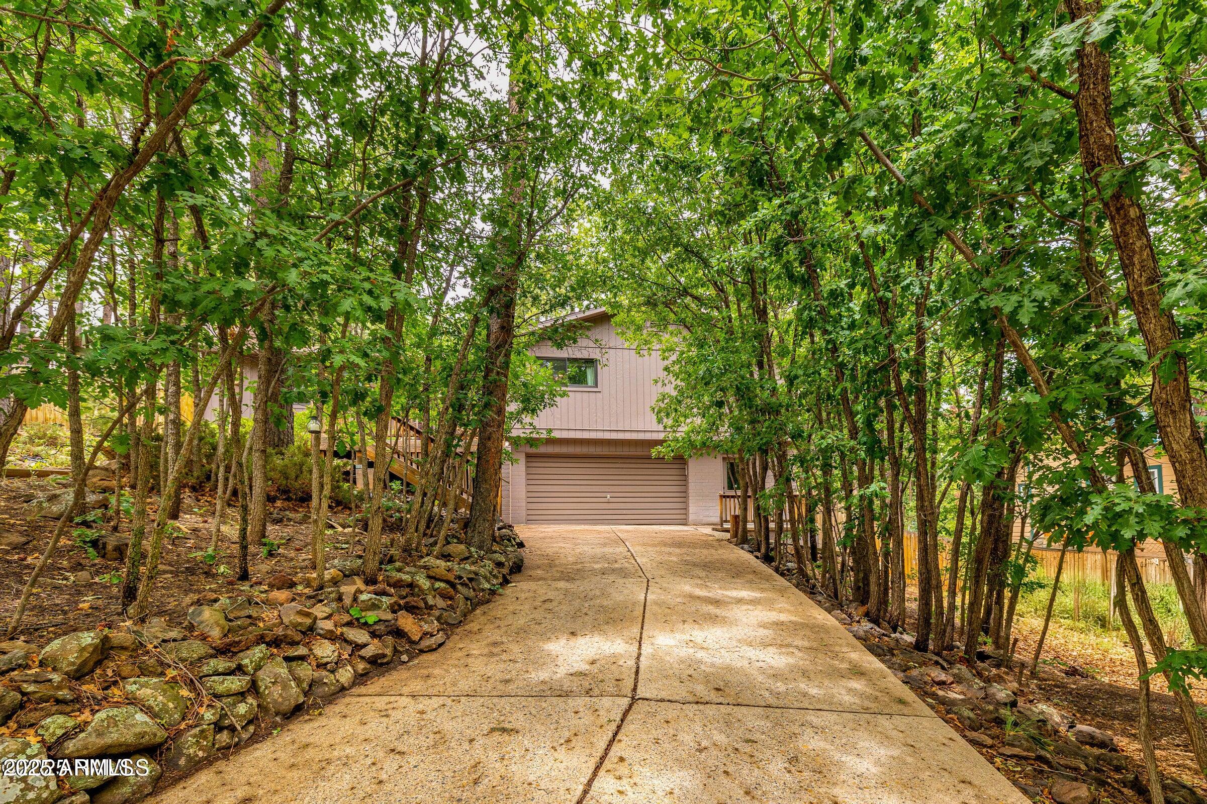 3919 N Paradise Road