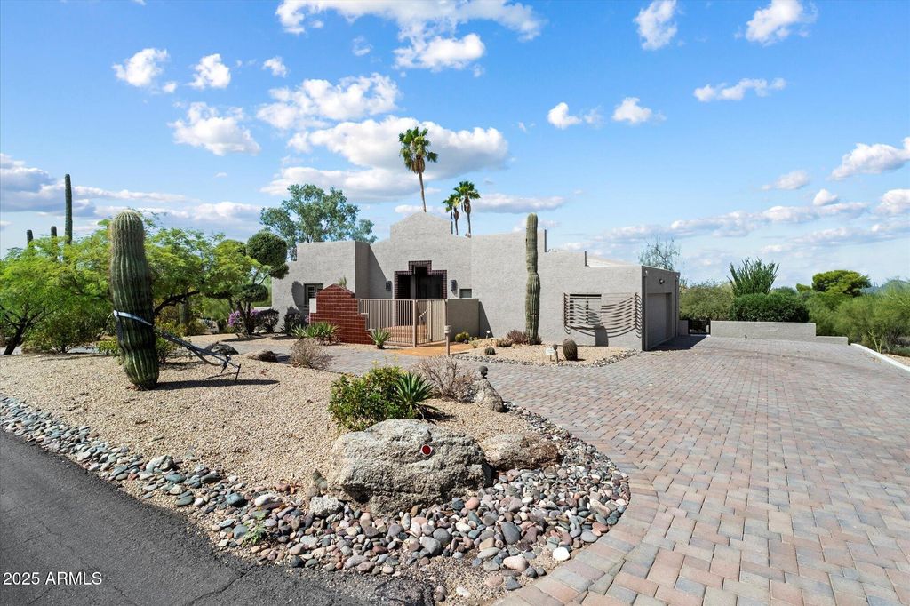 Photo of 37760 N Concho Drive, Carefree, AZ 85377 (MLS # 6913599)