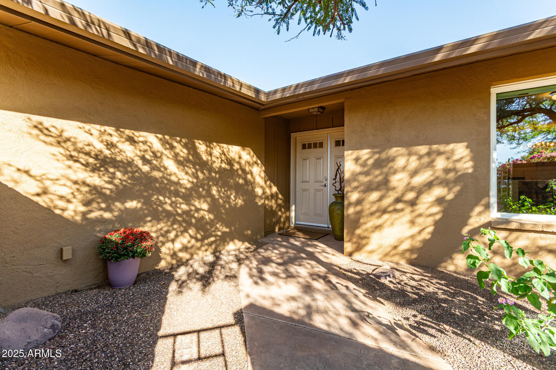 5129 E VOLTAIRE Avenue