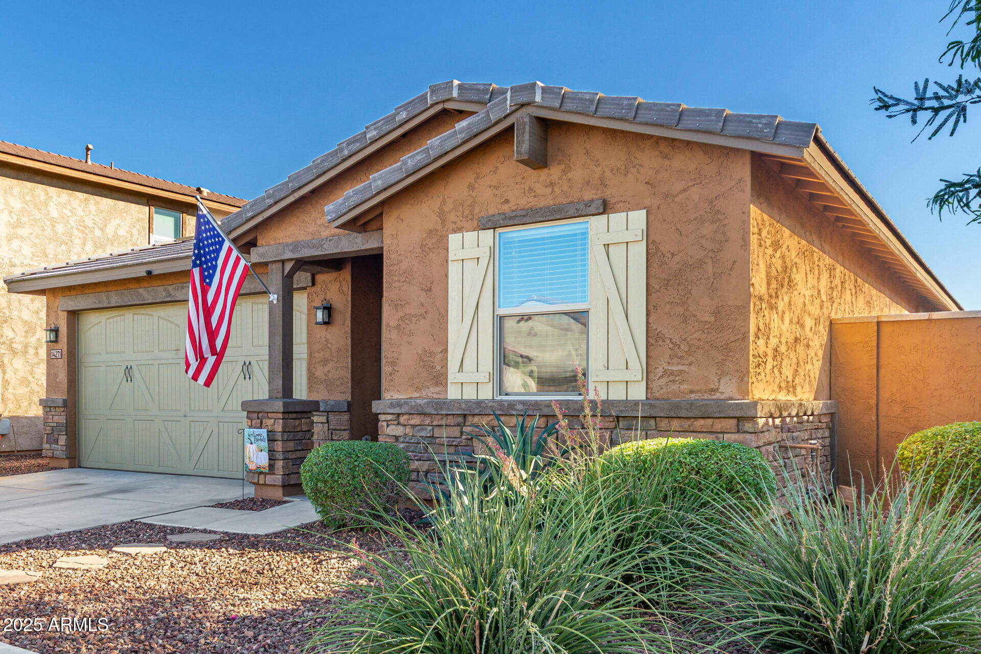 14271 W SURREY Drive