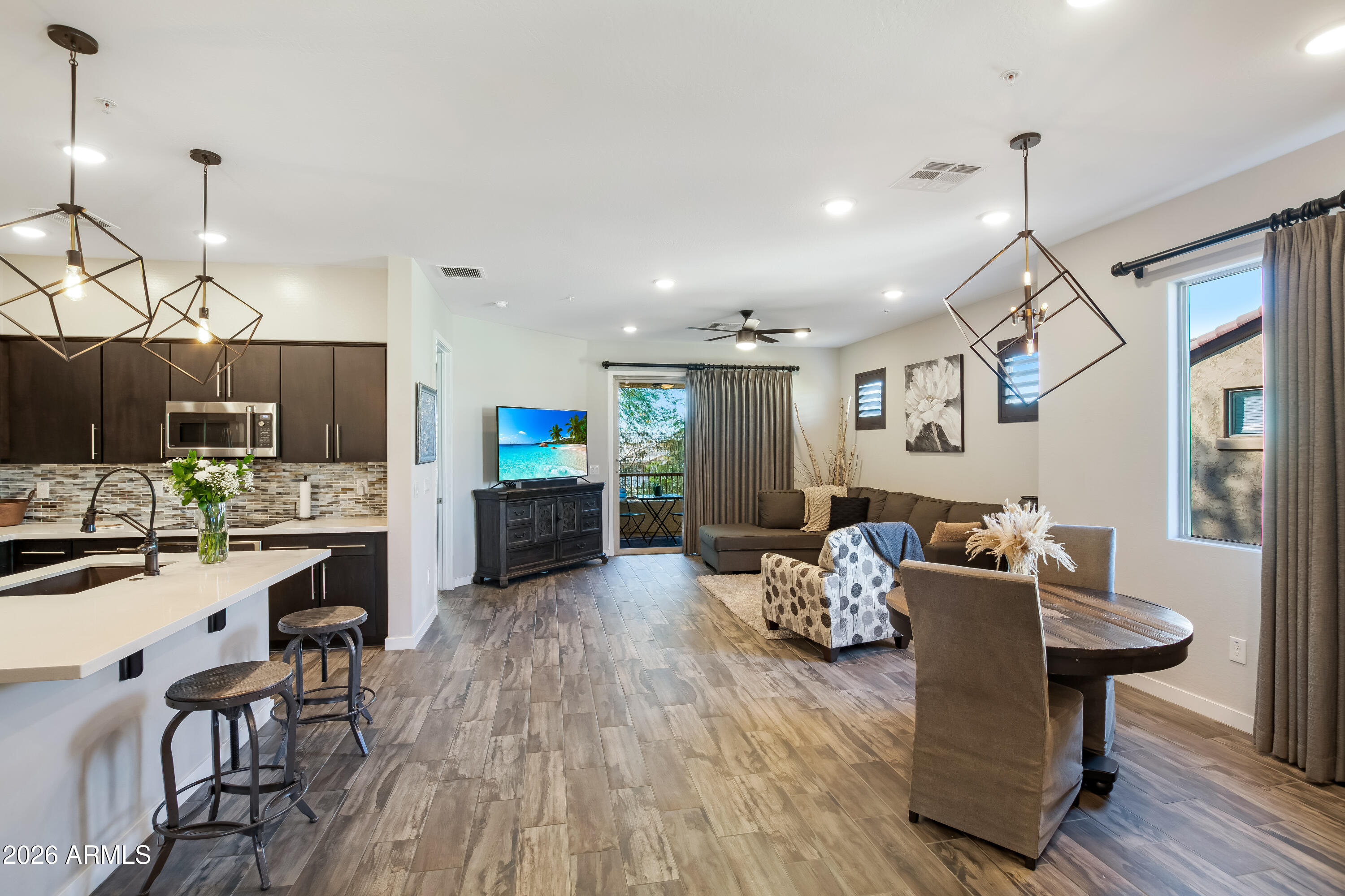 250 W QUEEN CREEK Road 204