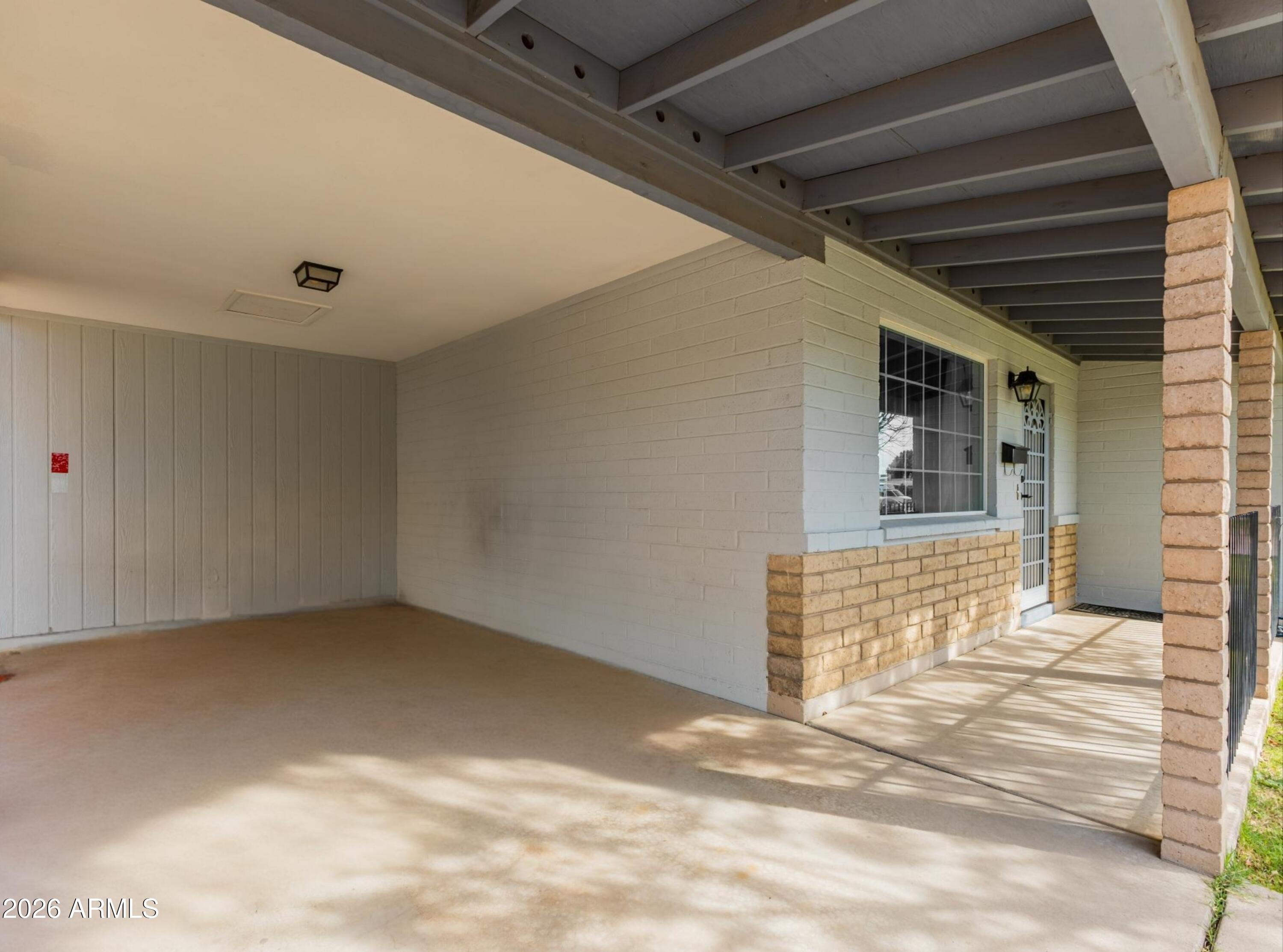 1056 W Farmdale Avenue