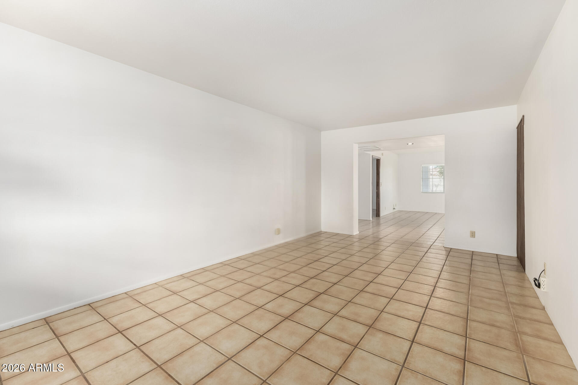 1056 W Farmdale Avenue