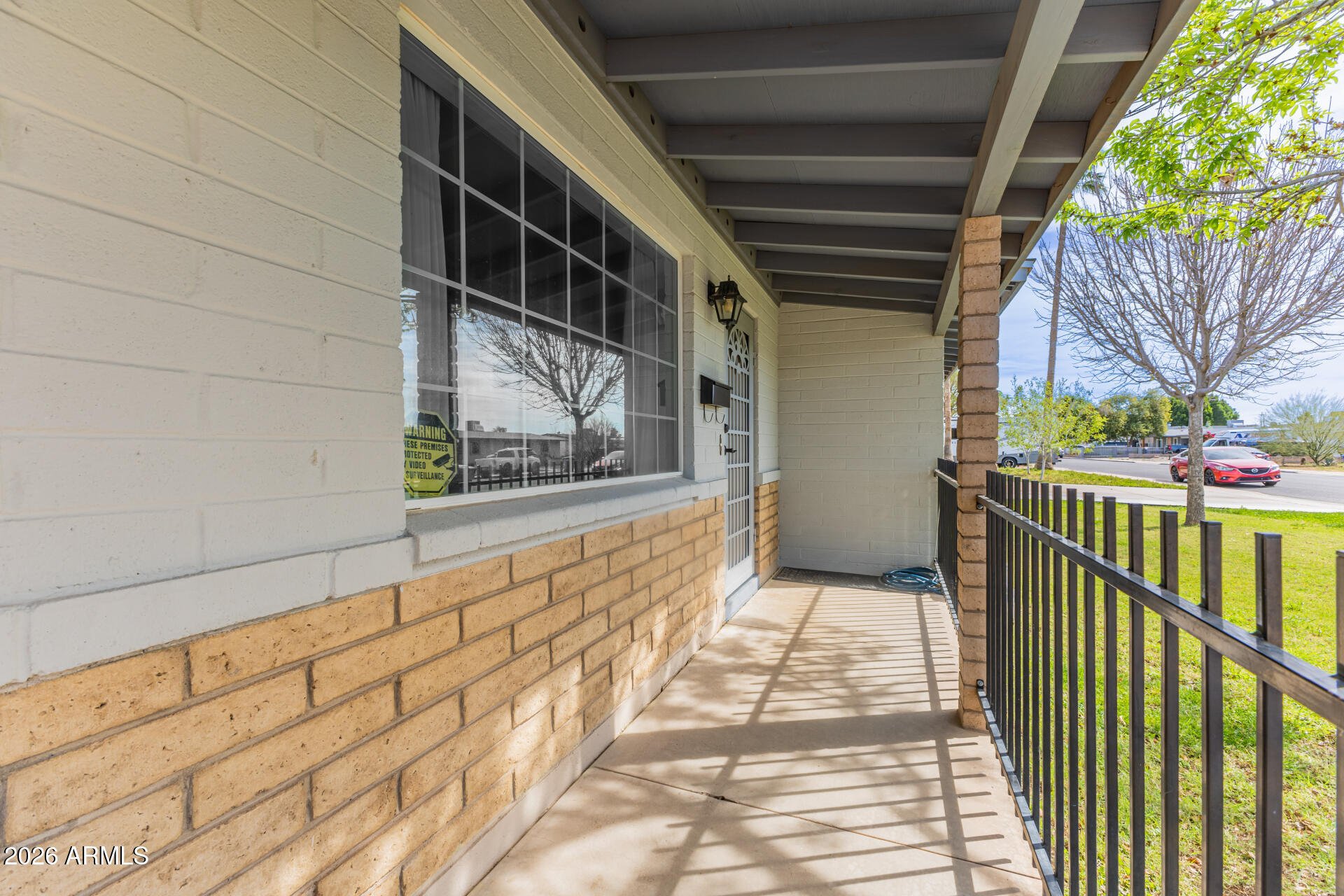 1056 W Farmdale Avenue