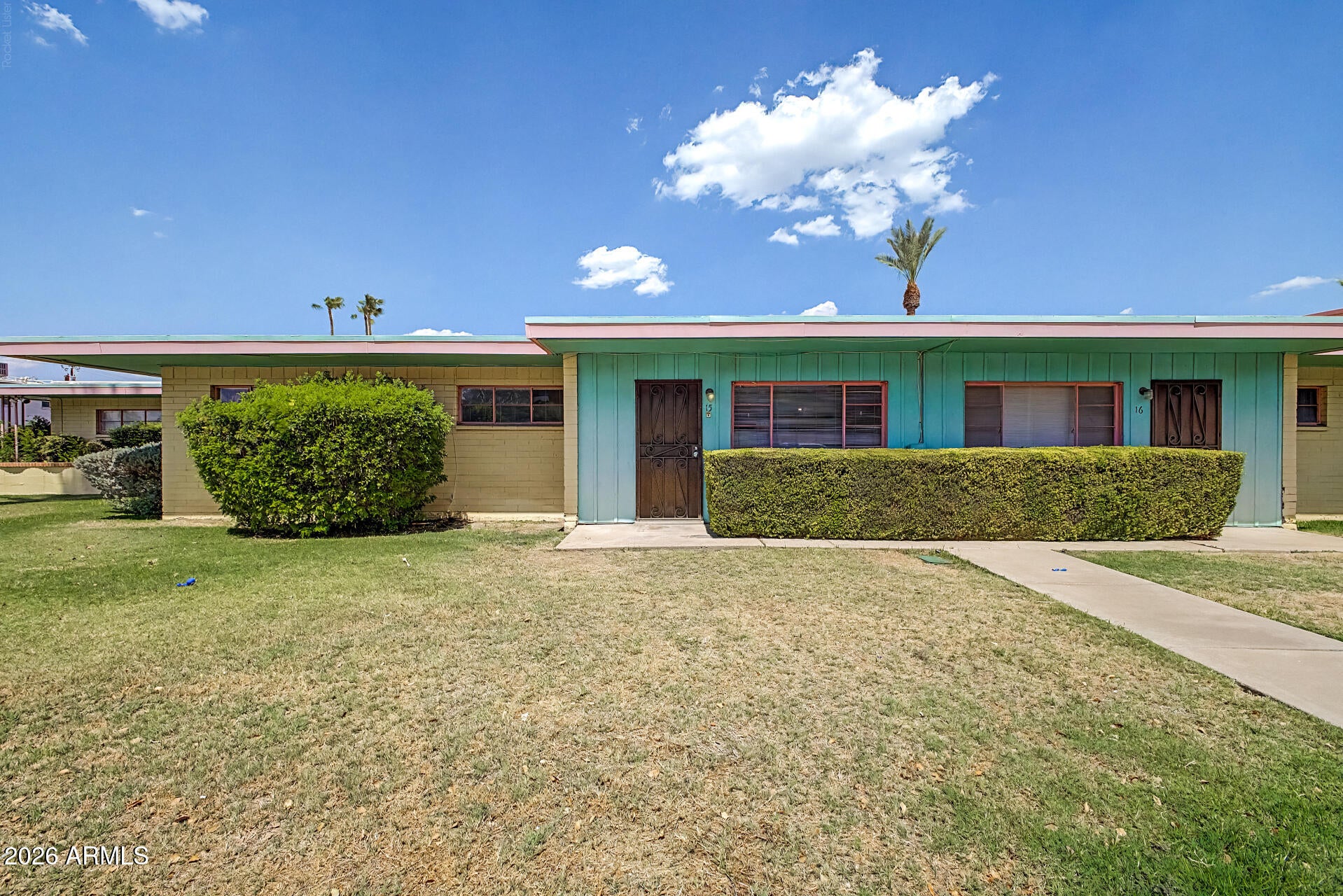 450 W EARLL Drive 15