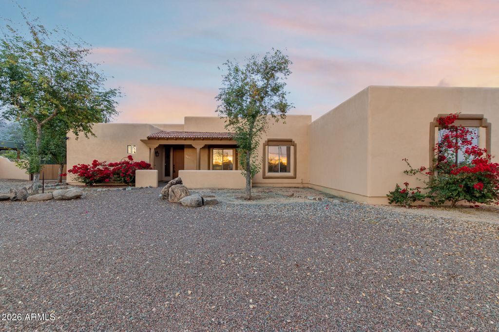 Photo of 37415 N 24th Street, Phoenix, AZ 85086 (MLS # 6976261)