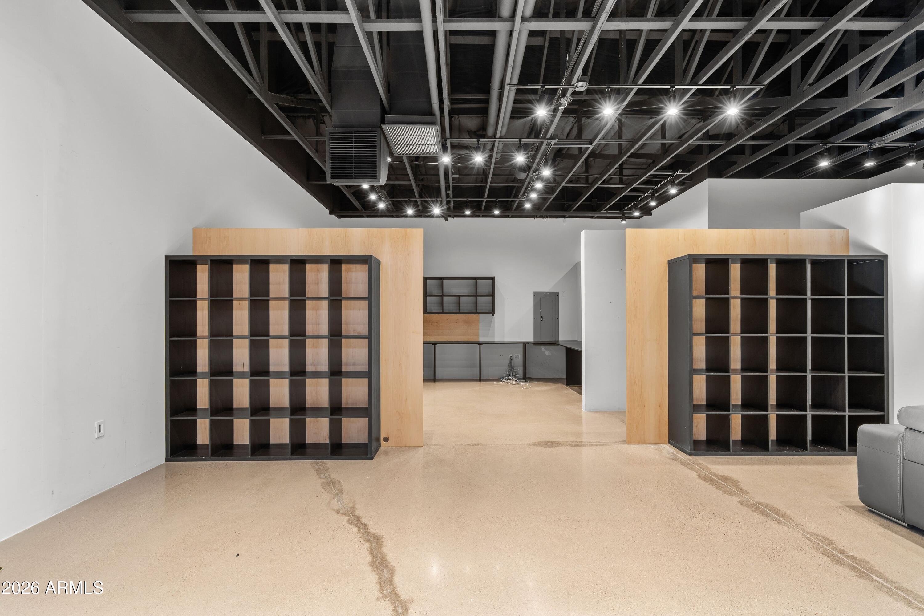 7100 E Cave Creek Road 107