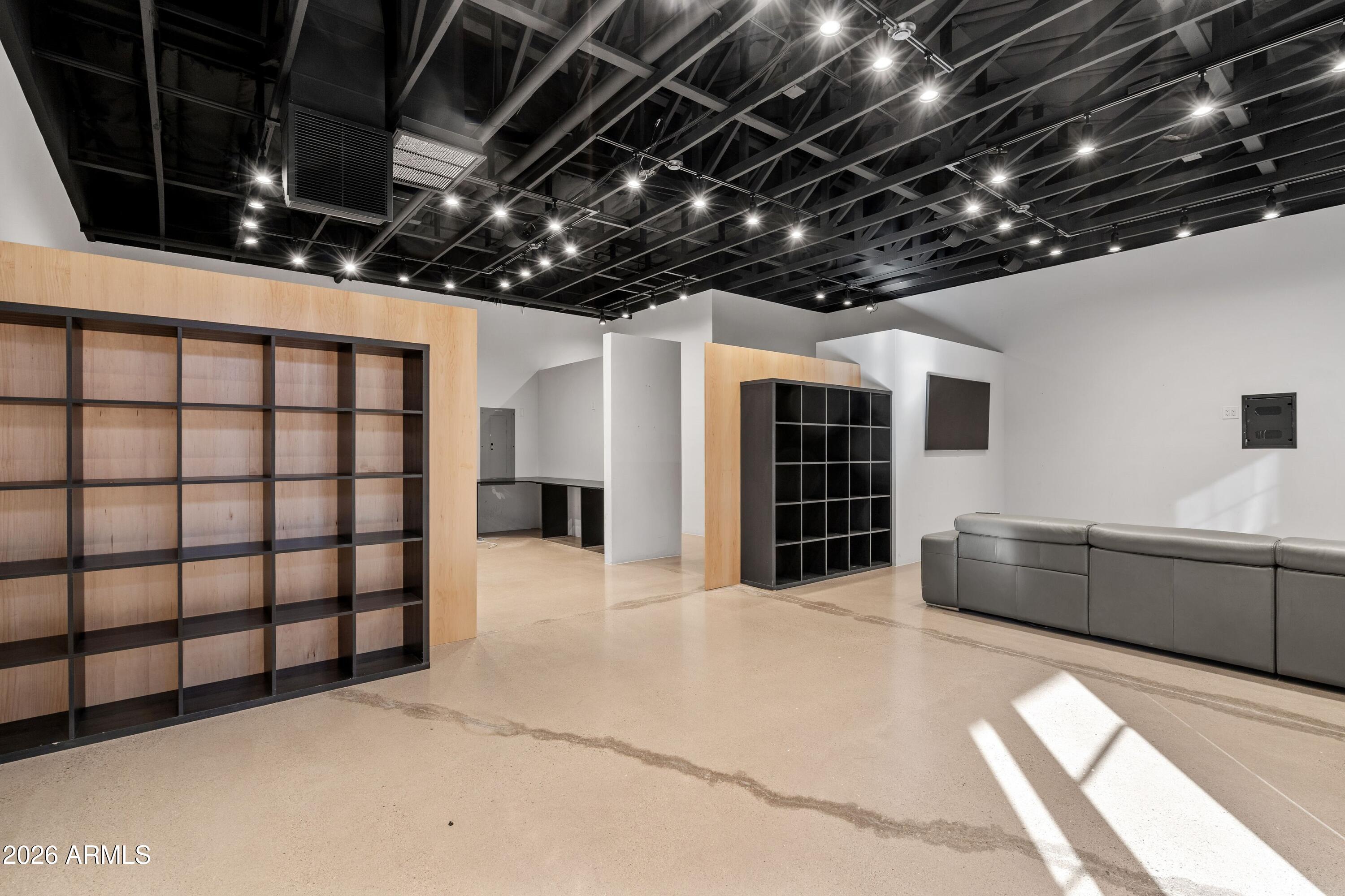 7100 E Cave Creek Road 107