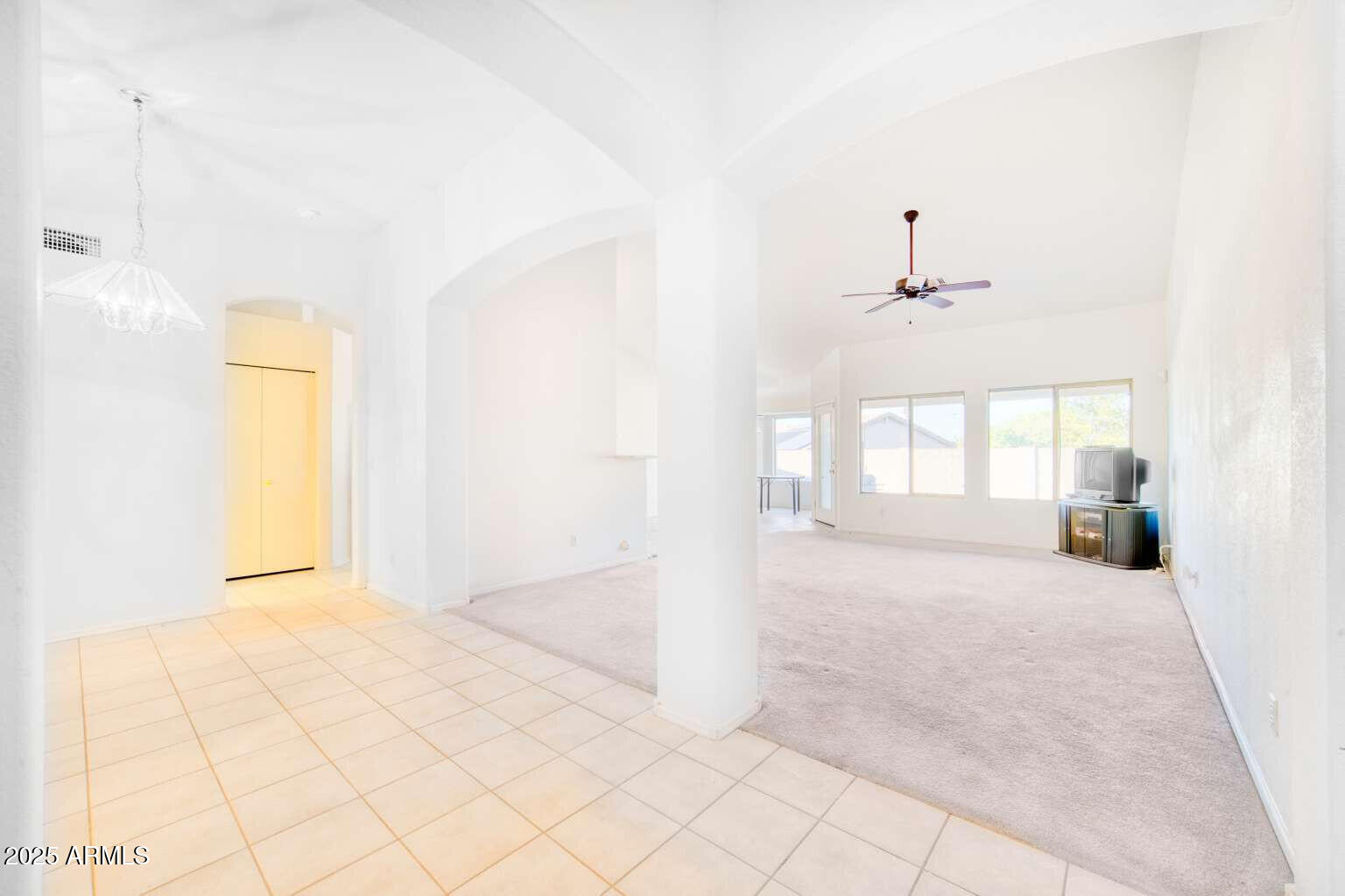 1612 E SOUTH MOUNTAIN Avenue