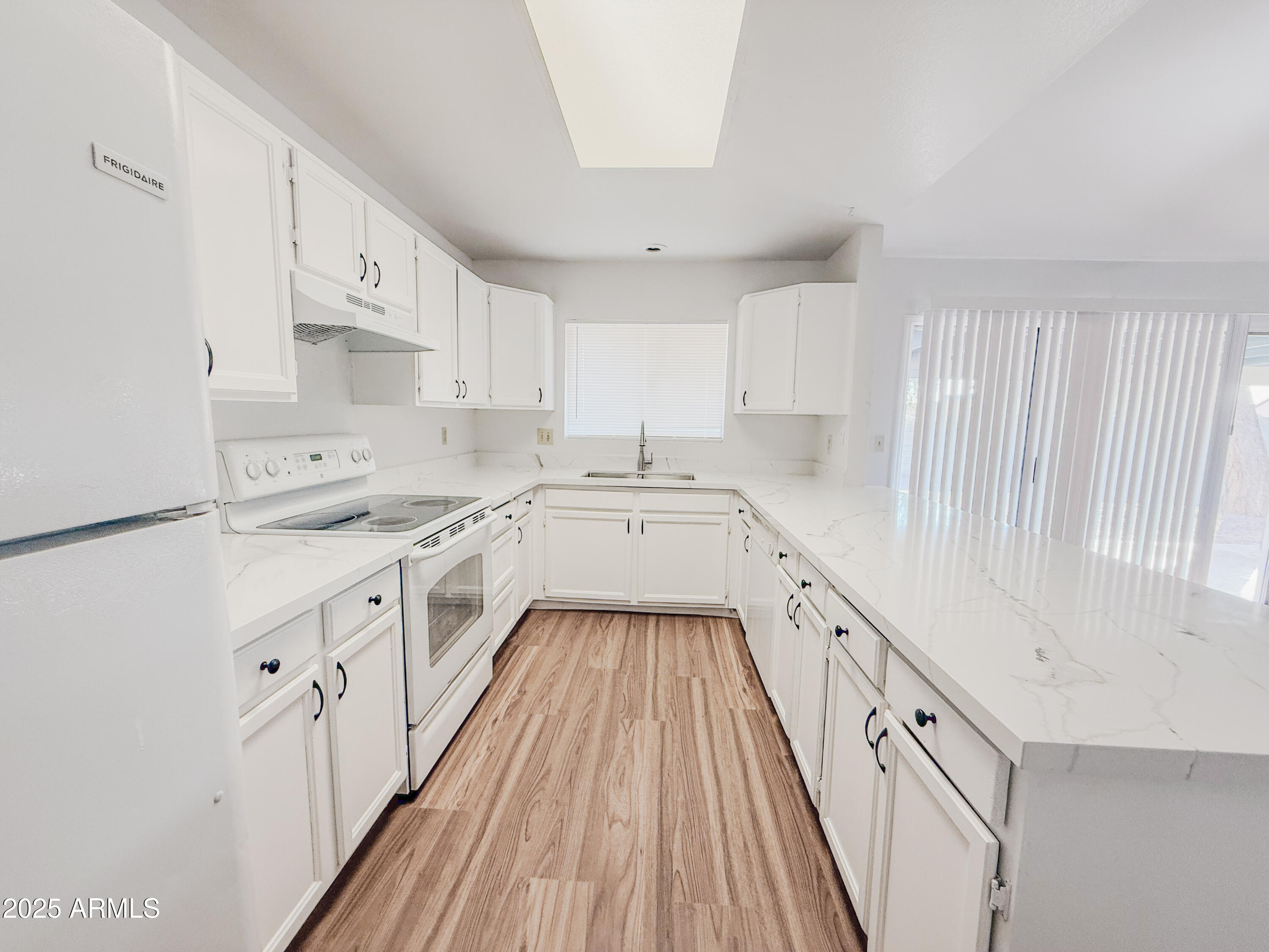 7027 W CHERRY HILLS Drive