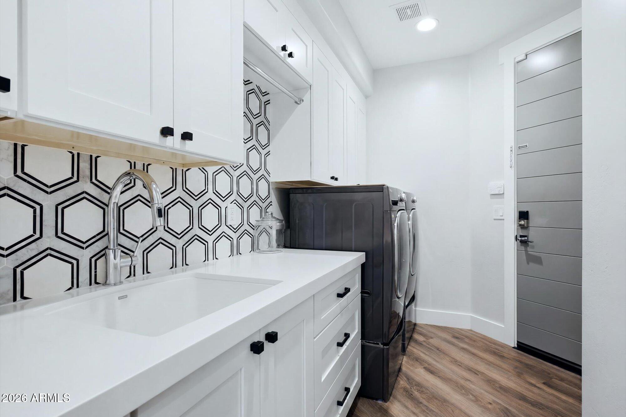 7130 E Belmont Ave, Paradise Valley, AZ, 85253, USA, 5 Bedrooms Bedrooms, ,4 BathroomsBathrooms,Residential,Active,7130 E Belmont Ave,7028315