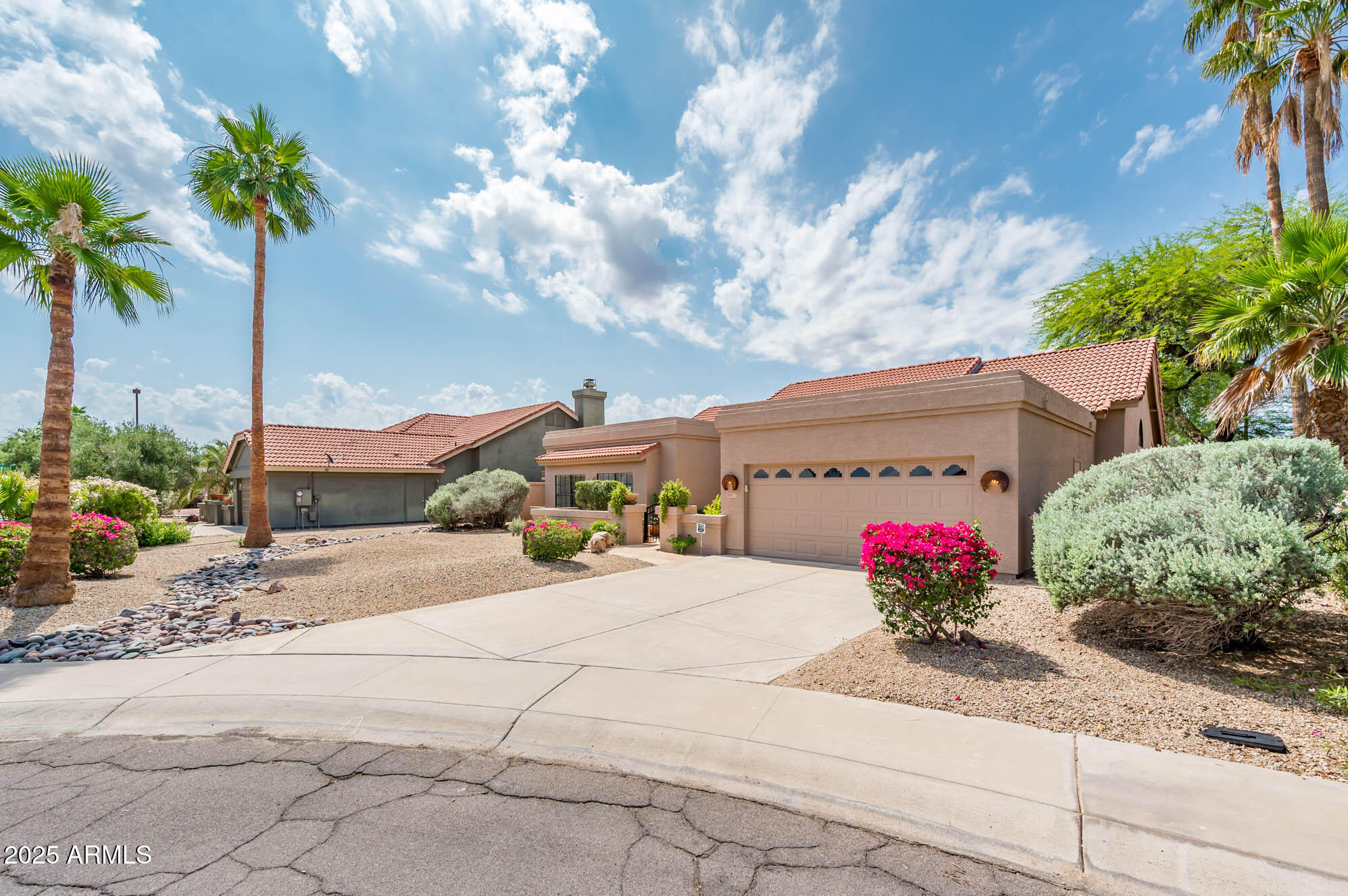 8977 E LUDLOW Drive