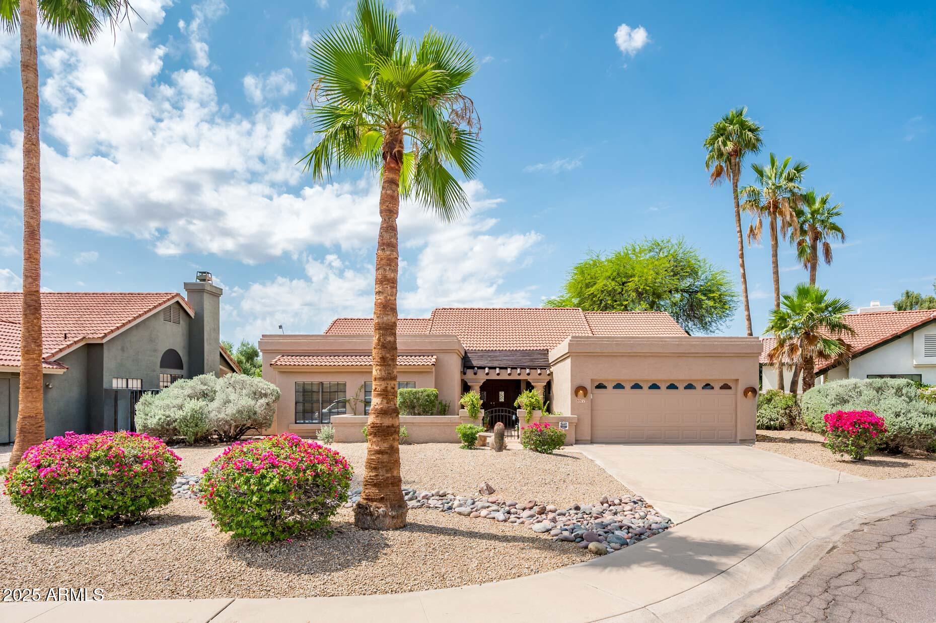 8977 E LUDLOW Drive