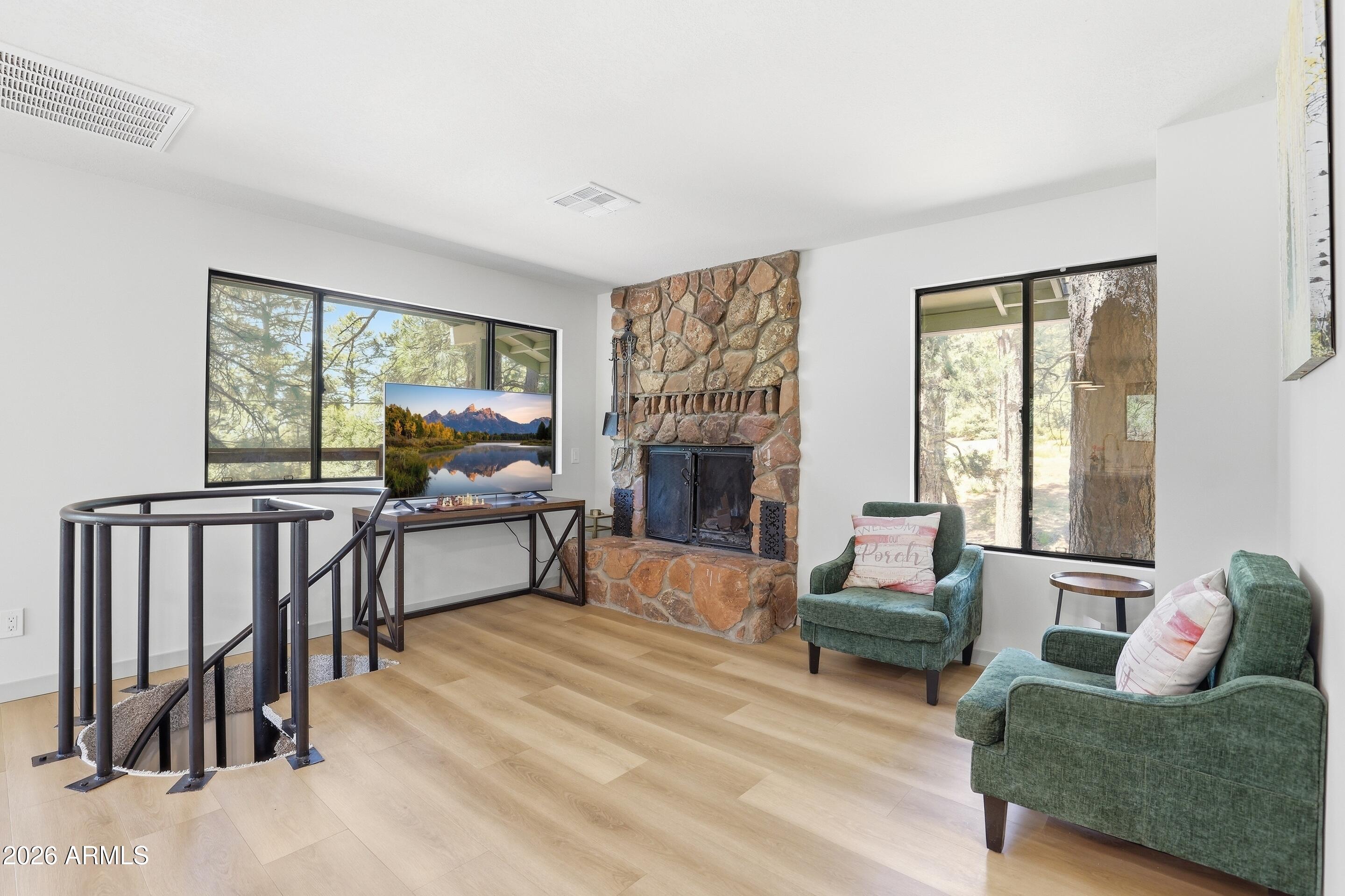 STRAWBERRY PINES 1 REPLAT - Residential