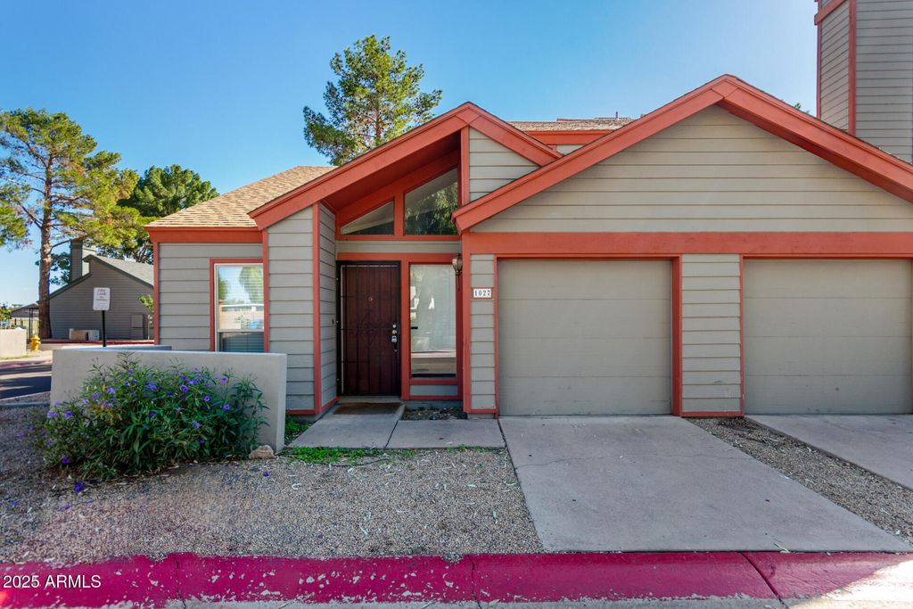 Photo of 14002 N 49th Avenue #1027, Glendale, AZ 85306 (MLS # 6931859)