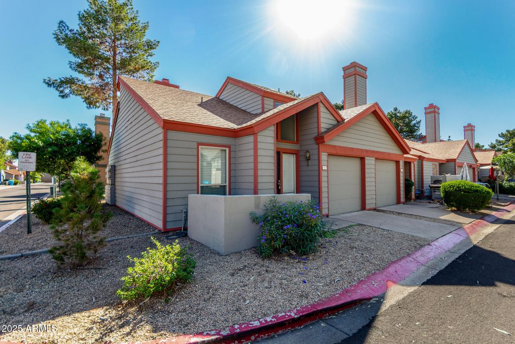 Photo of 14002 N 49th Avenue #1027, Glendale, AZ 85306 (MLS # 6931859)