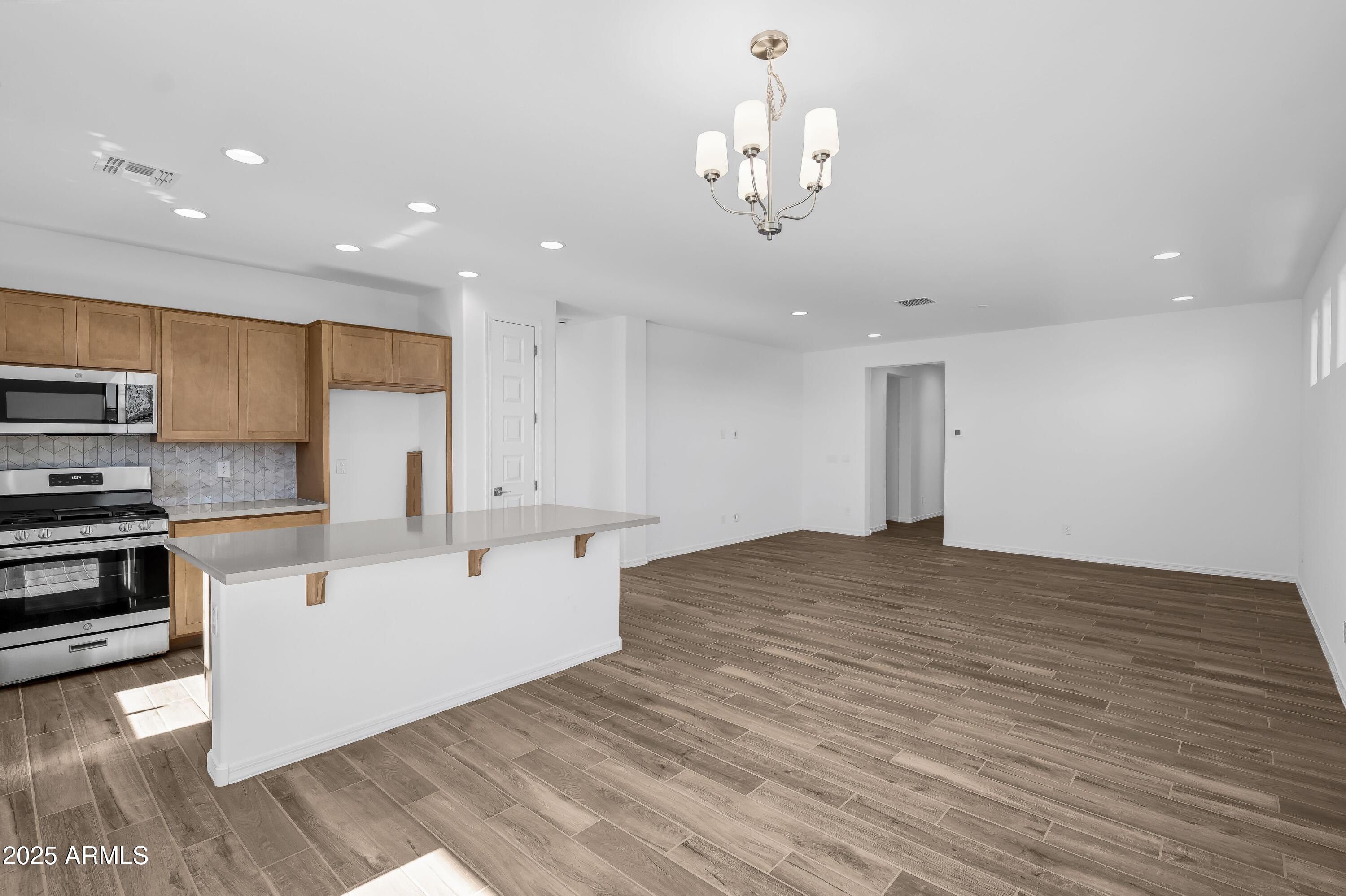 9951 W WHITTON Avenue