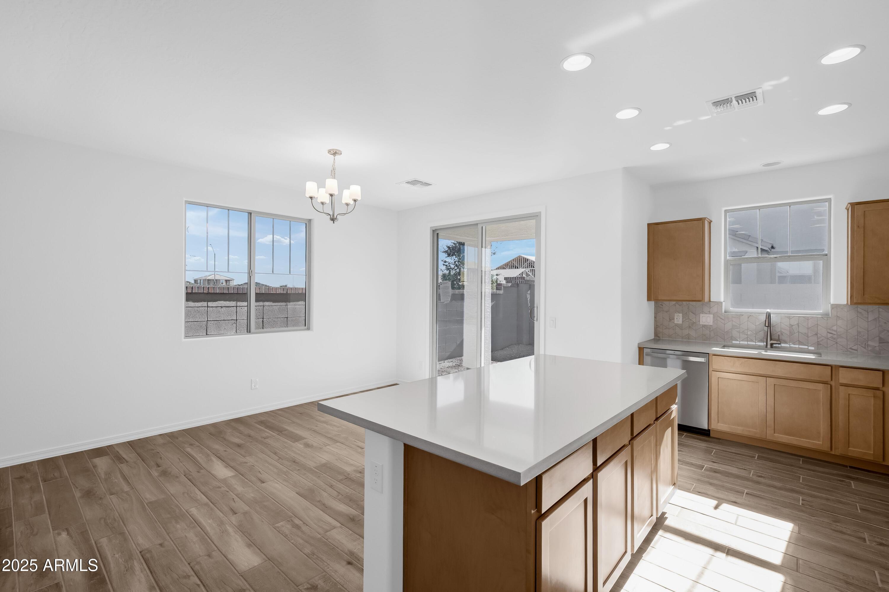 9951 W WHITTON Avenue