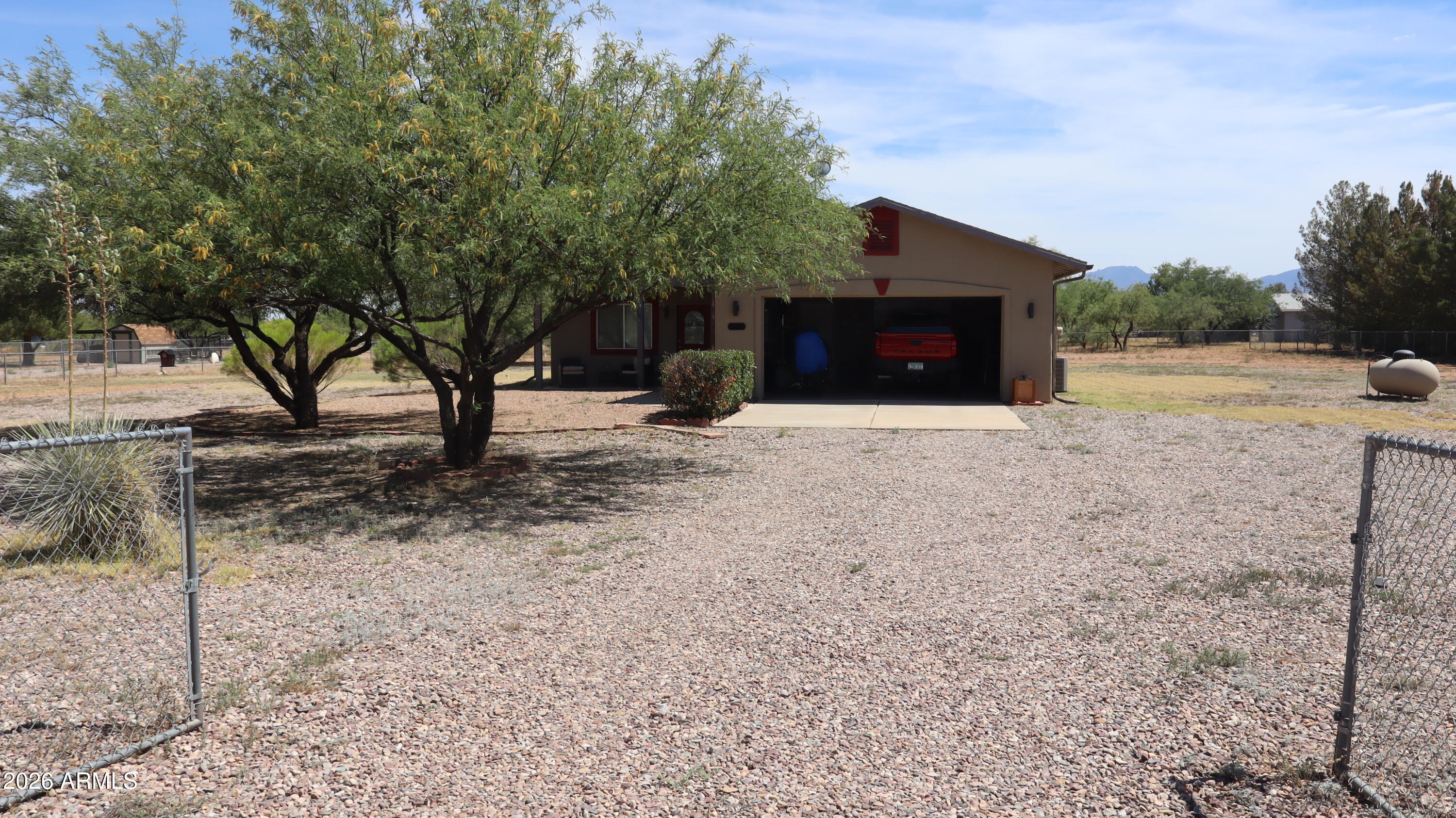 556 E CAMINO DE TUNDRA --