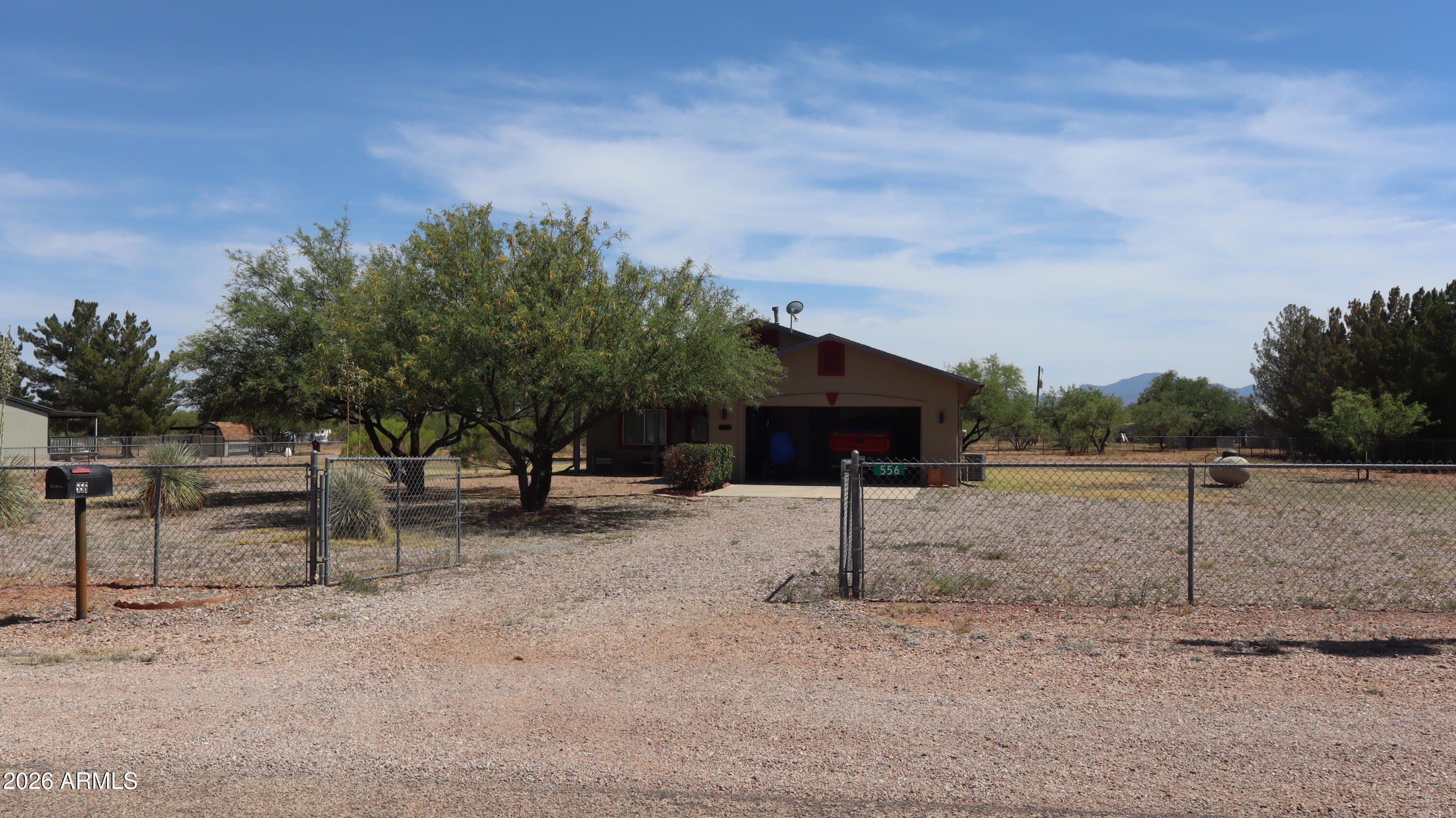 556 E CAMINO DE TUNDRA --