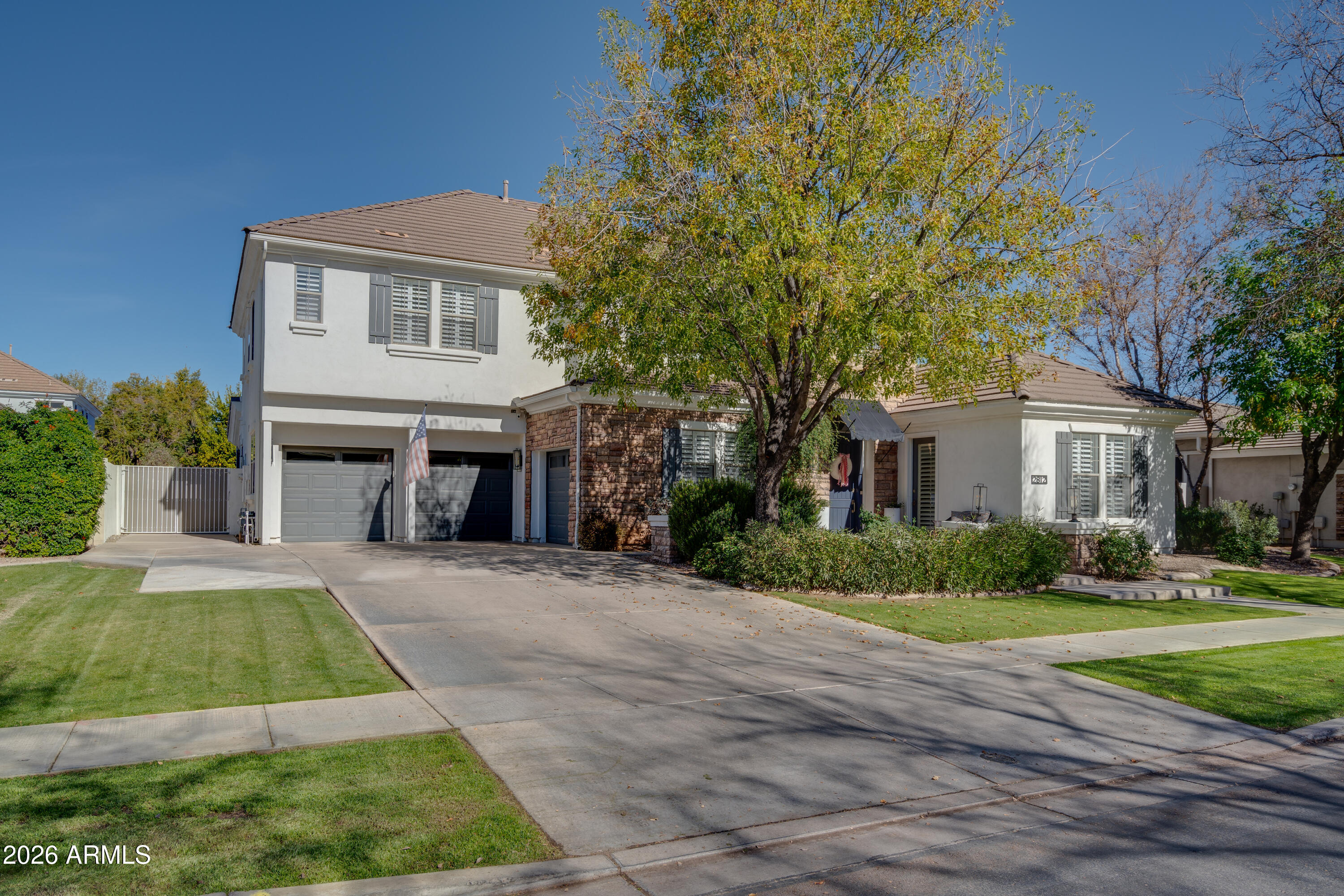 2812 E WASHINGTON Court