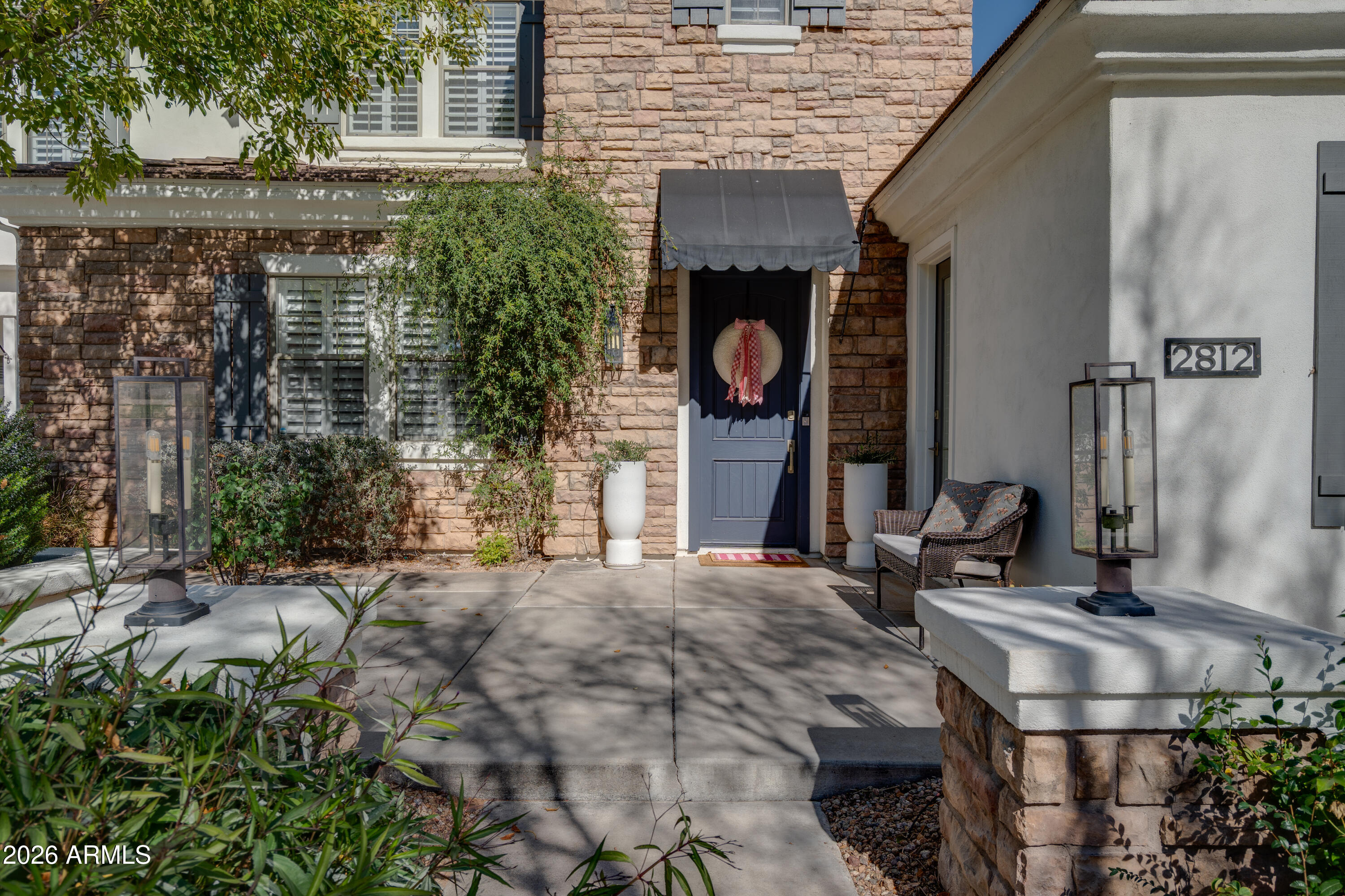 2812 E WASHINGTON Court