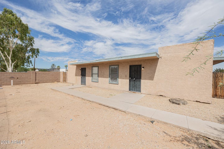 Photo 1 of 19 — 2730 E BELLEVIEW Street 6, Phoenix, AZ 85008