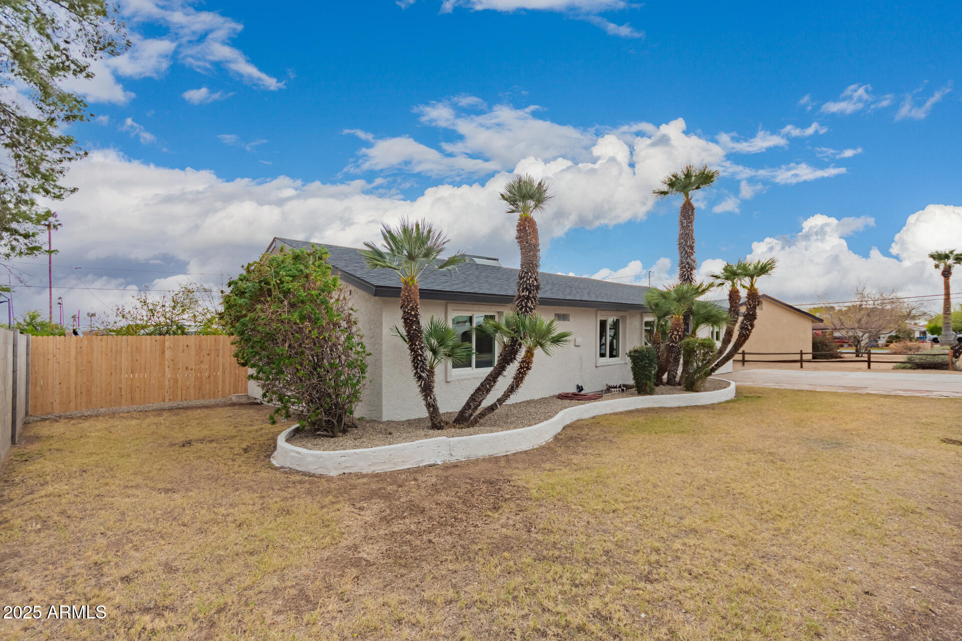 3407 E HUBBELL Street