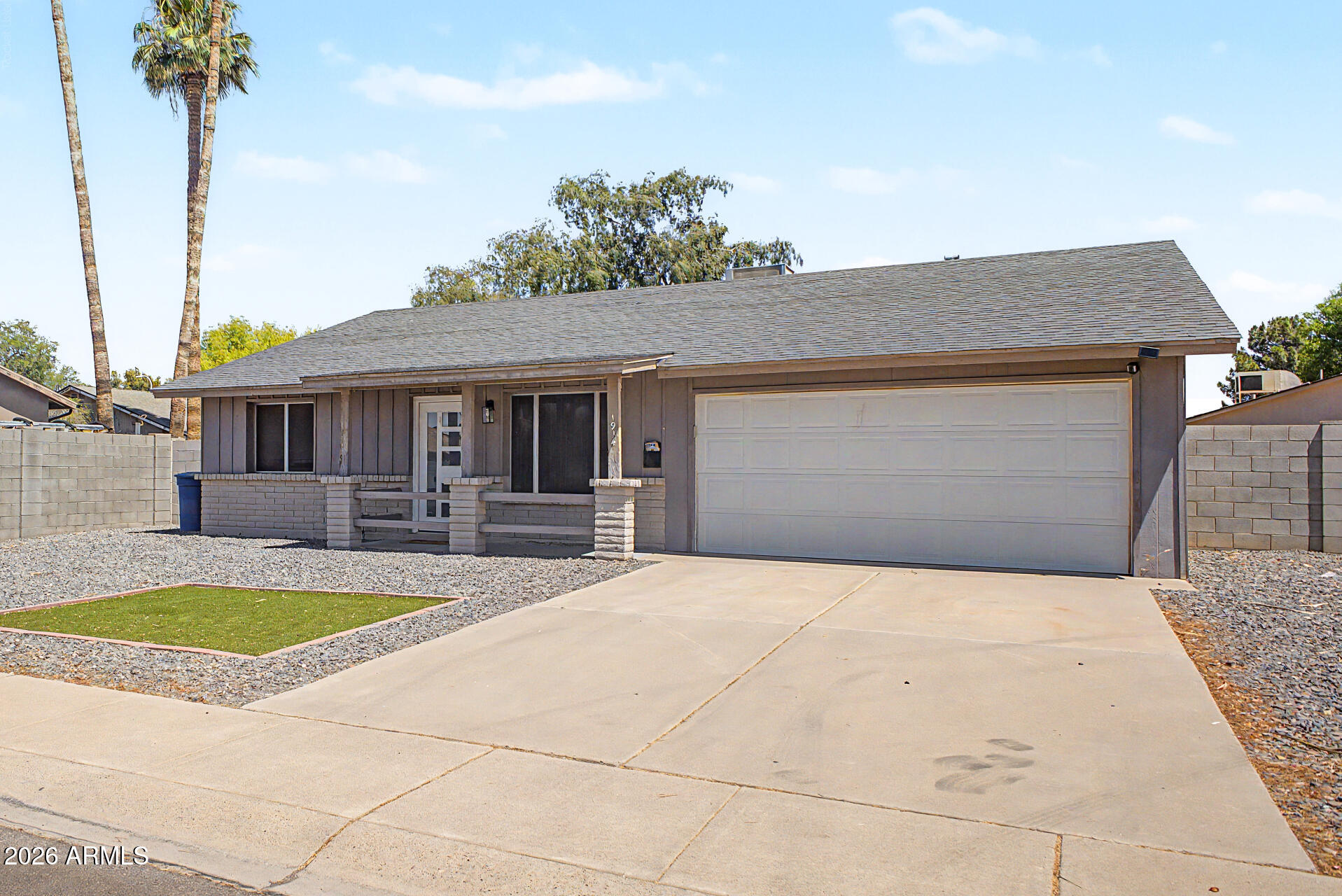 1914 E AUBURN Drive