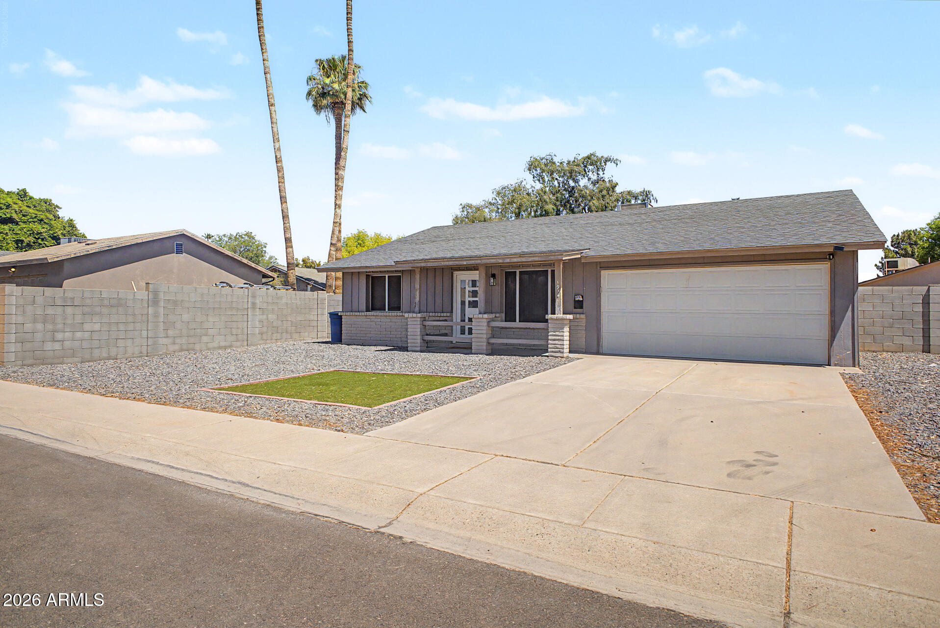 1914 E AUBURN Drive