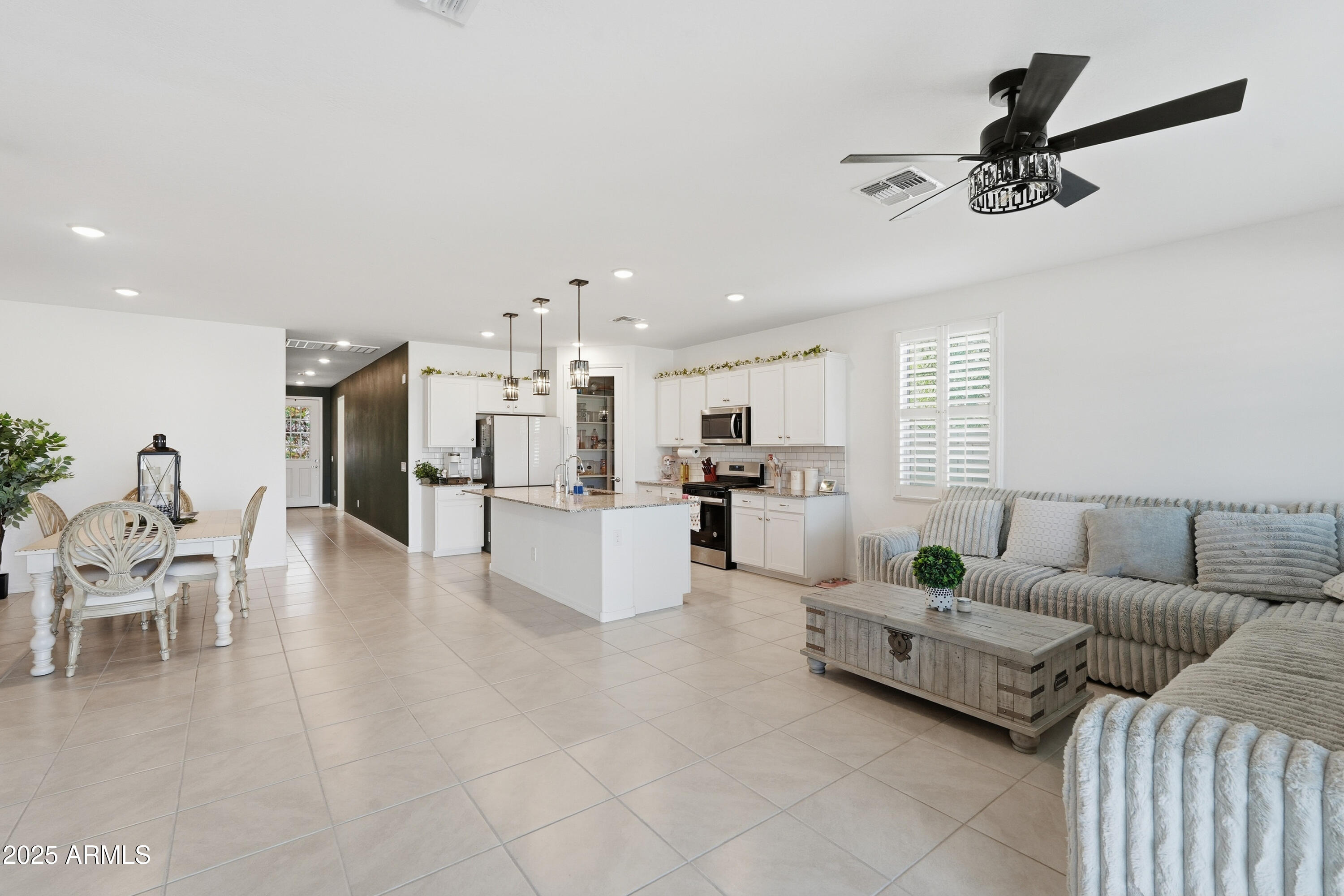 23052 E FIRESTONE Drive