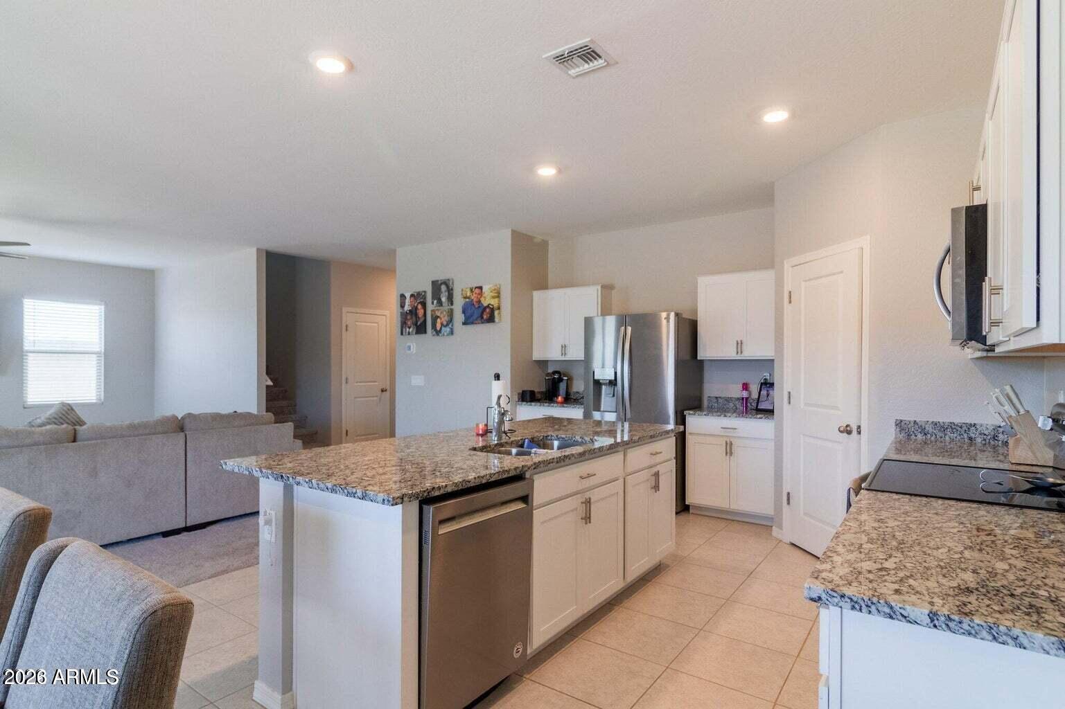 6617 W MAGDALENA Lane