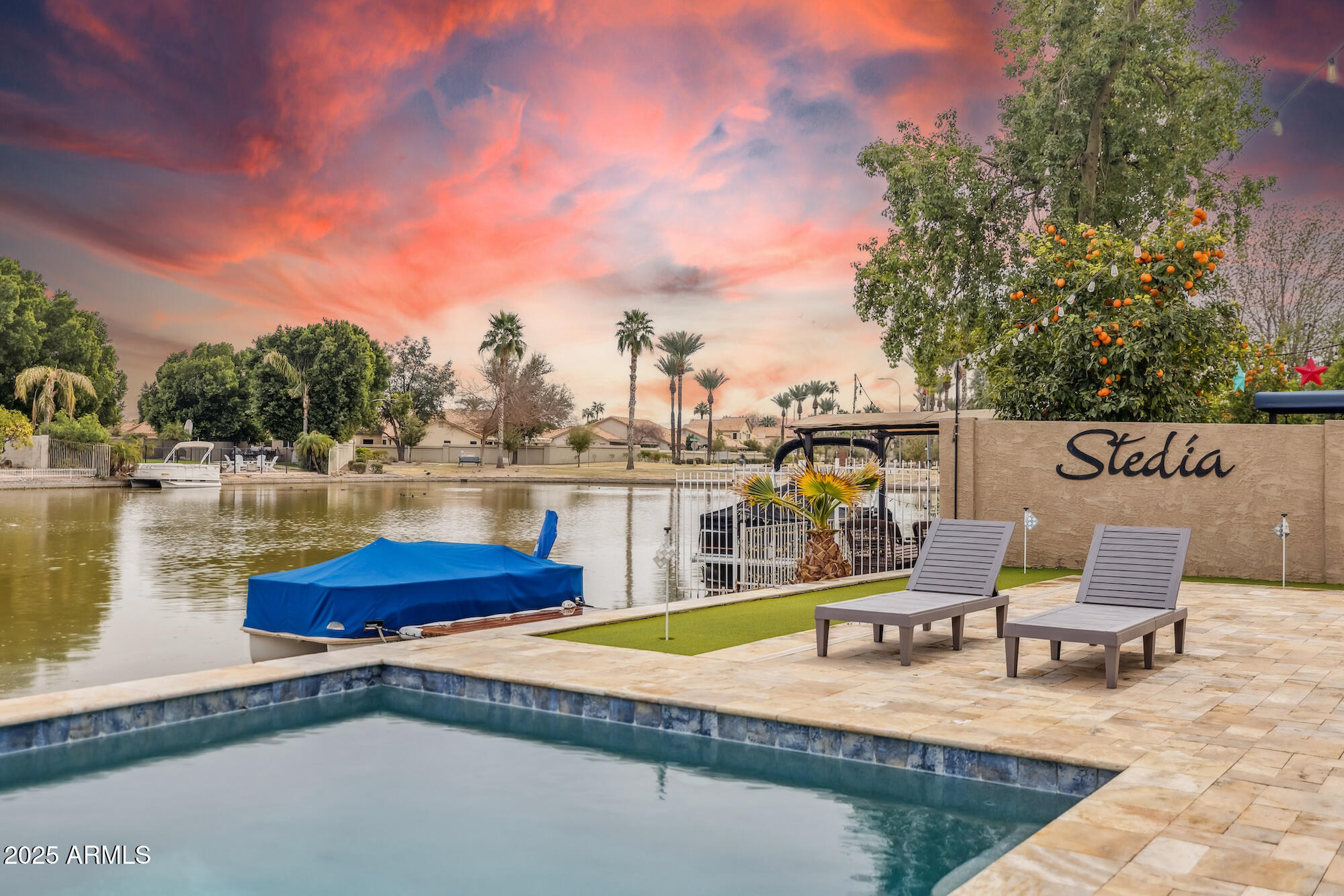 3121 N MEADOW Drive