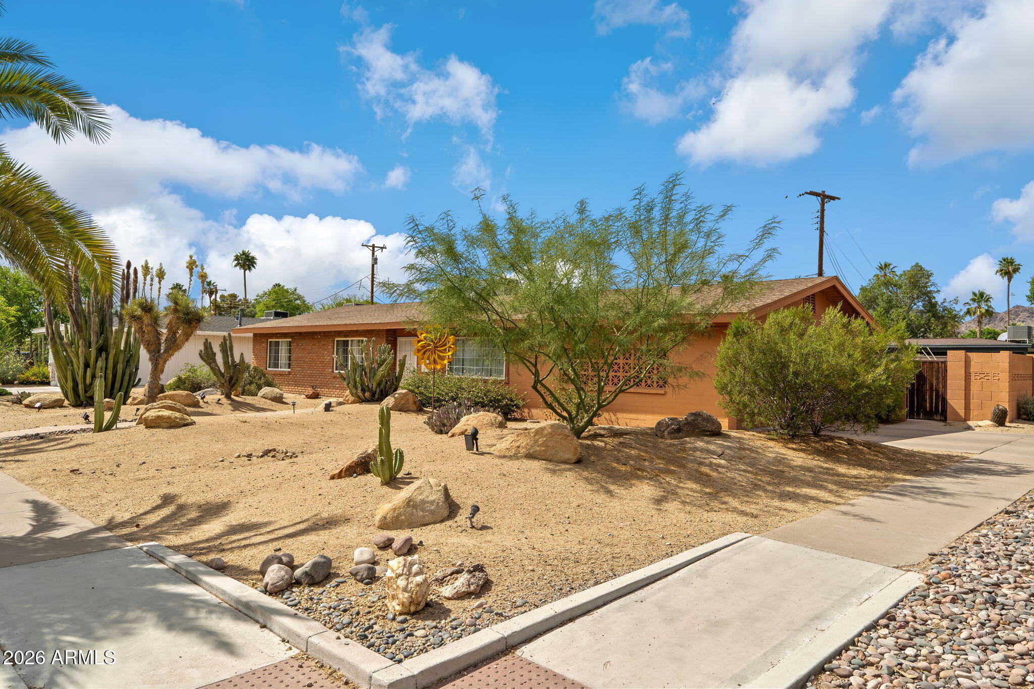 3332 E MEDLOCK Drive