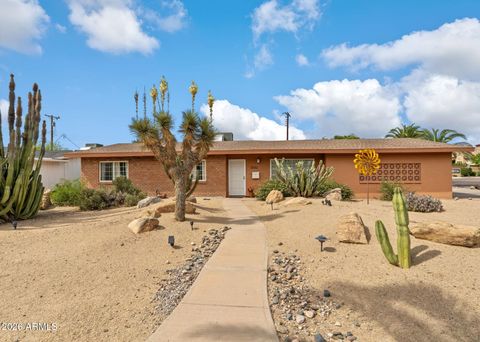 3332 E MEDLOCK Drive Phoenix AZ 85018