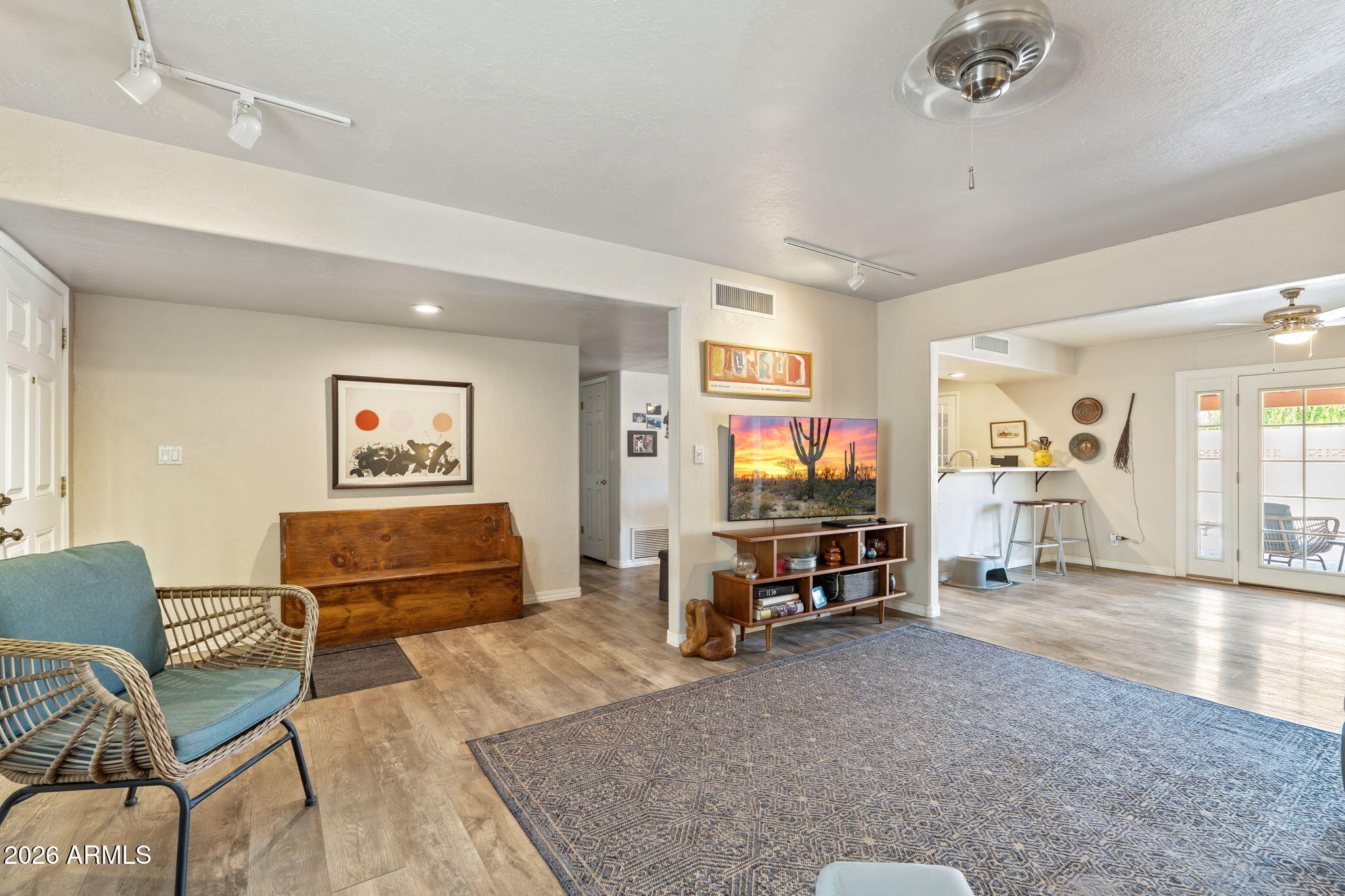 3332 E MEDLOCK Drive