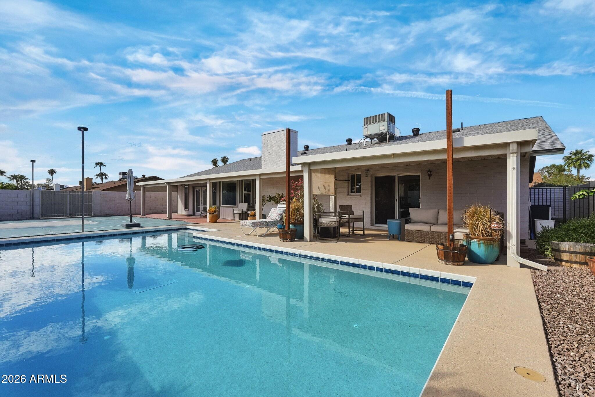 301 E HELENA Drive